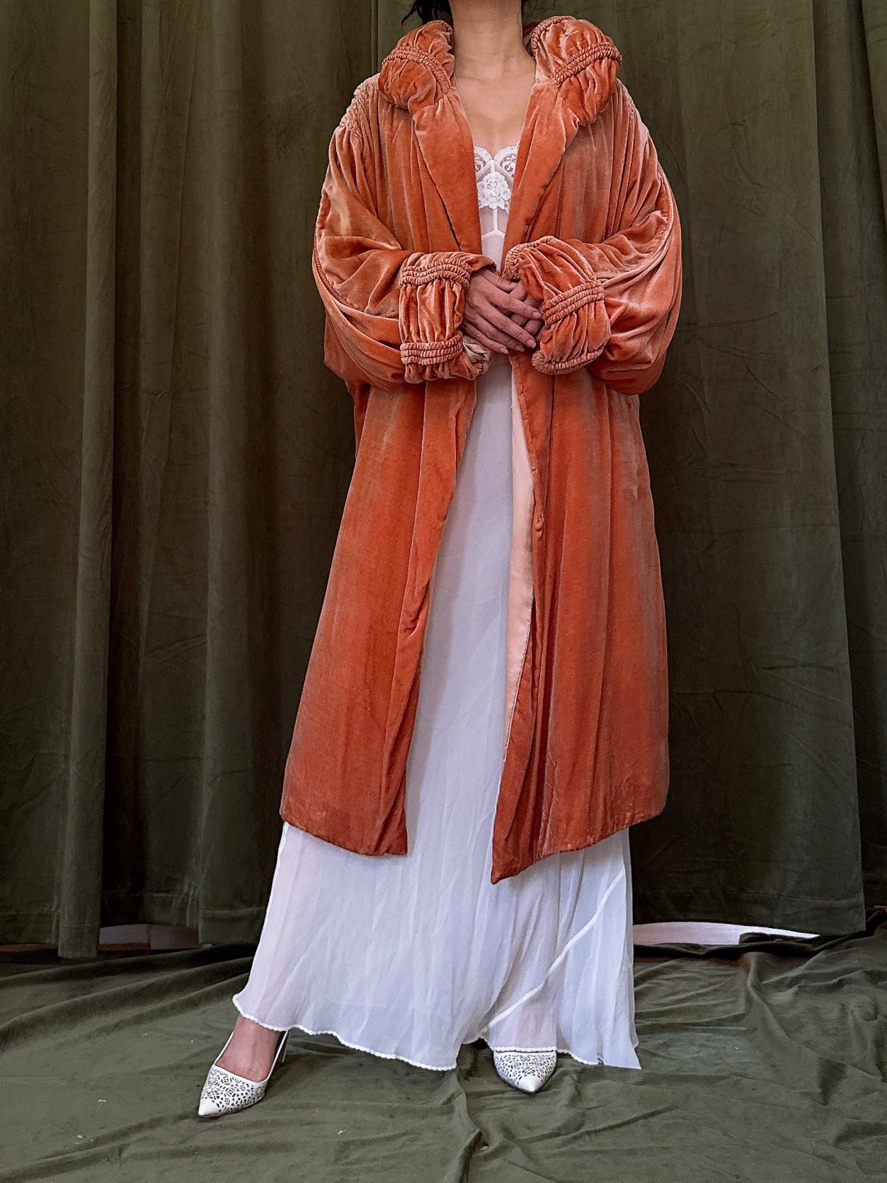 1920s Peach Silk Opera Coat - OFSM/45L