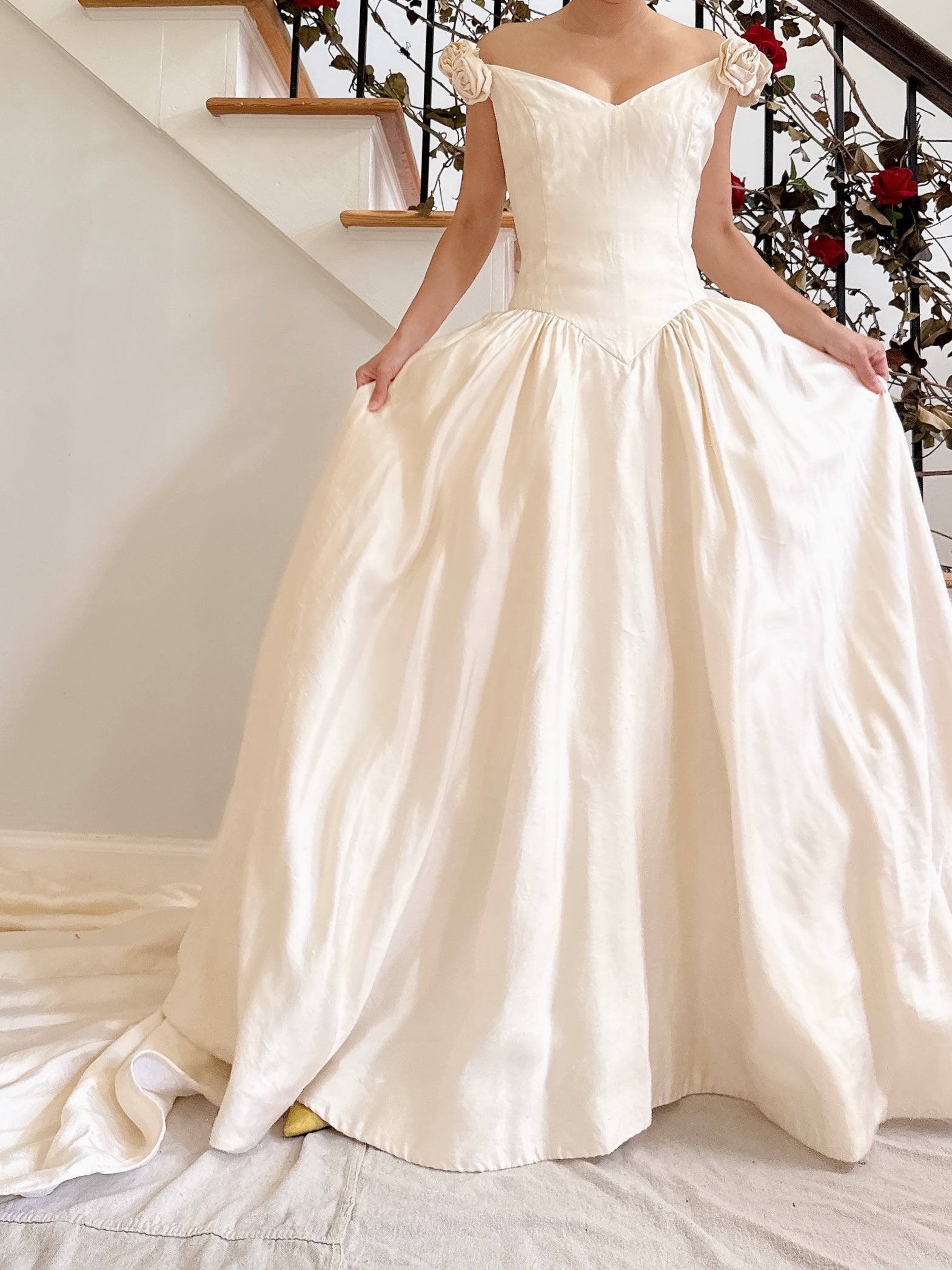 1990s Ivory Alvina Valenta Silk Rosette Dress - M