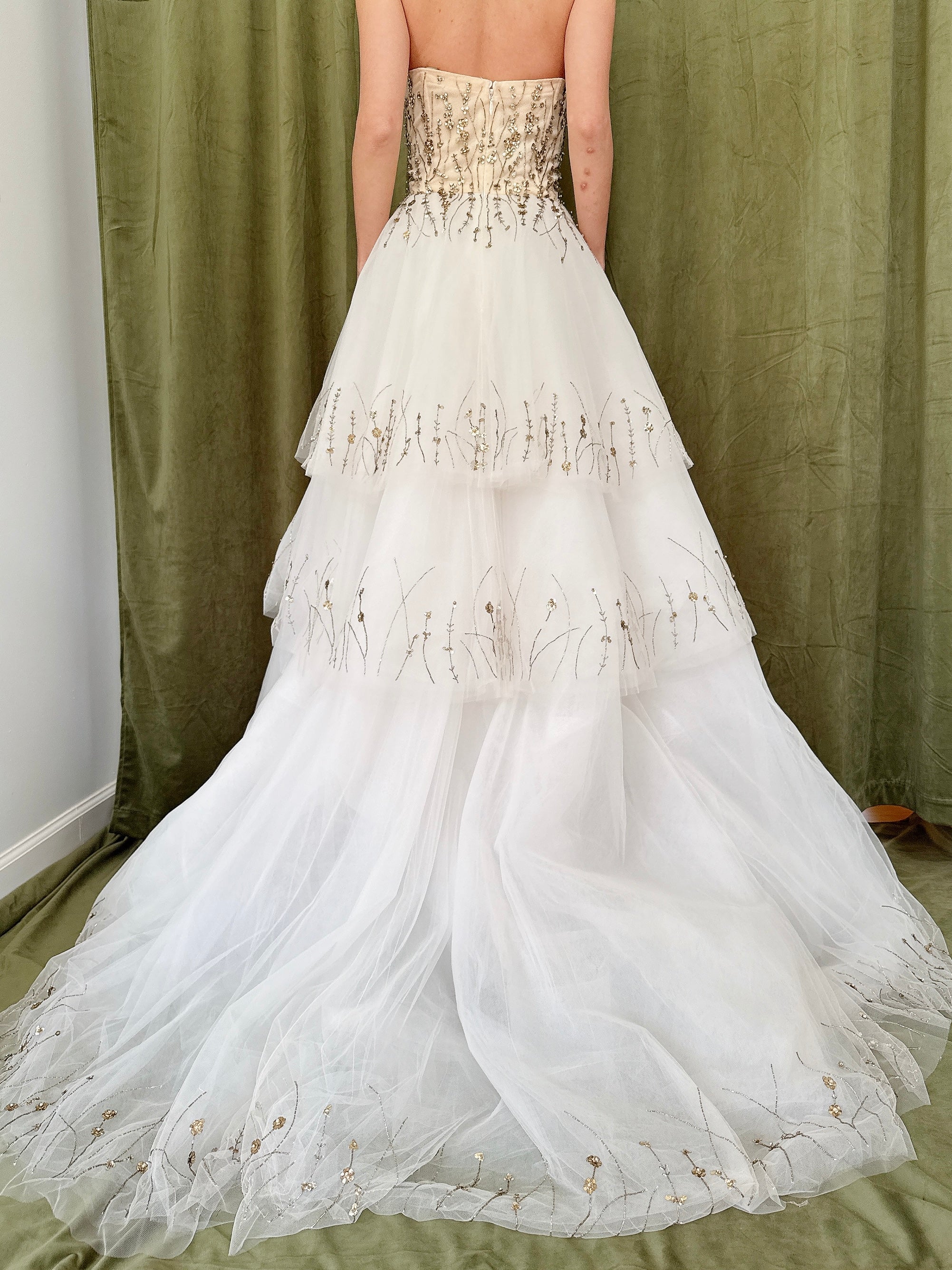 Monique Lhuillier Tiered Tulle Gown - L/12