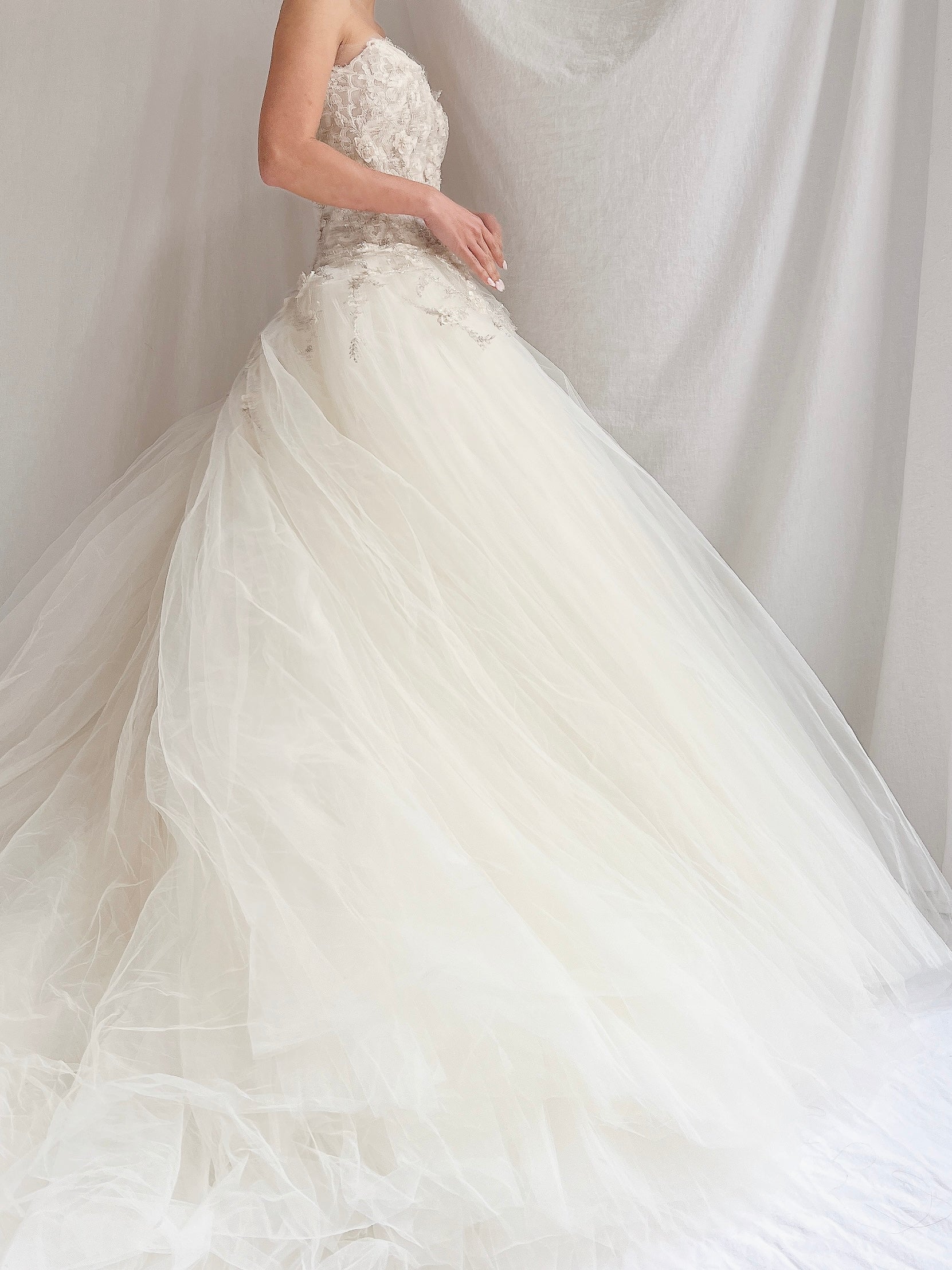 Lazaro Strapless Tulle Gown Sweetheart Bodice - XS/2