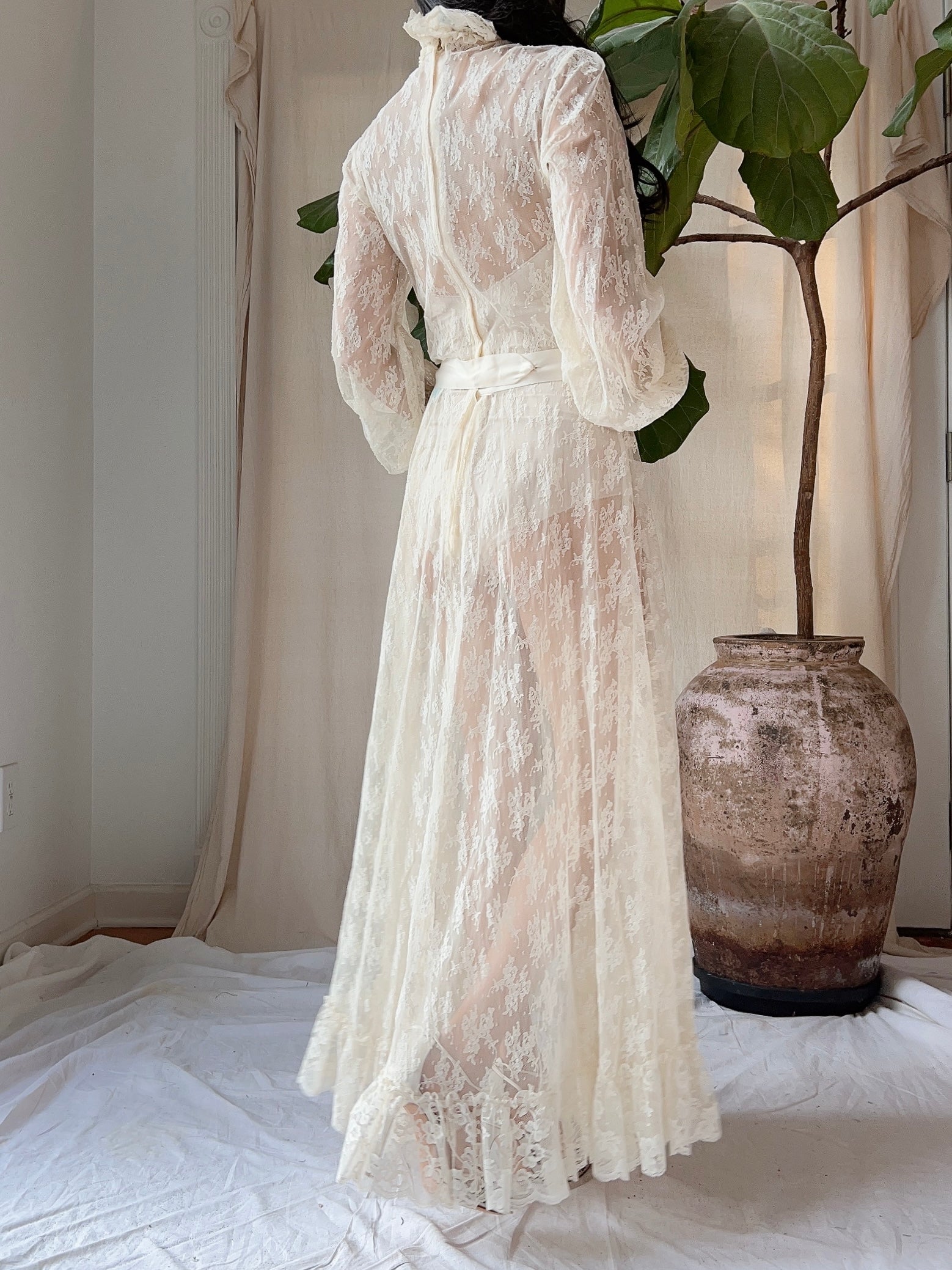 Vintage High Neck Lace Dress - S