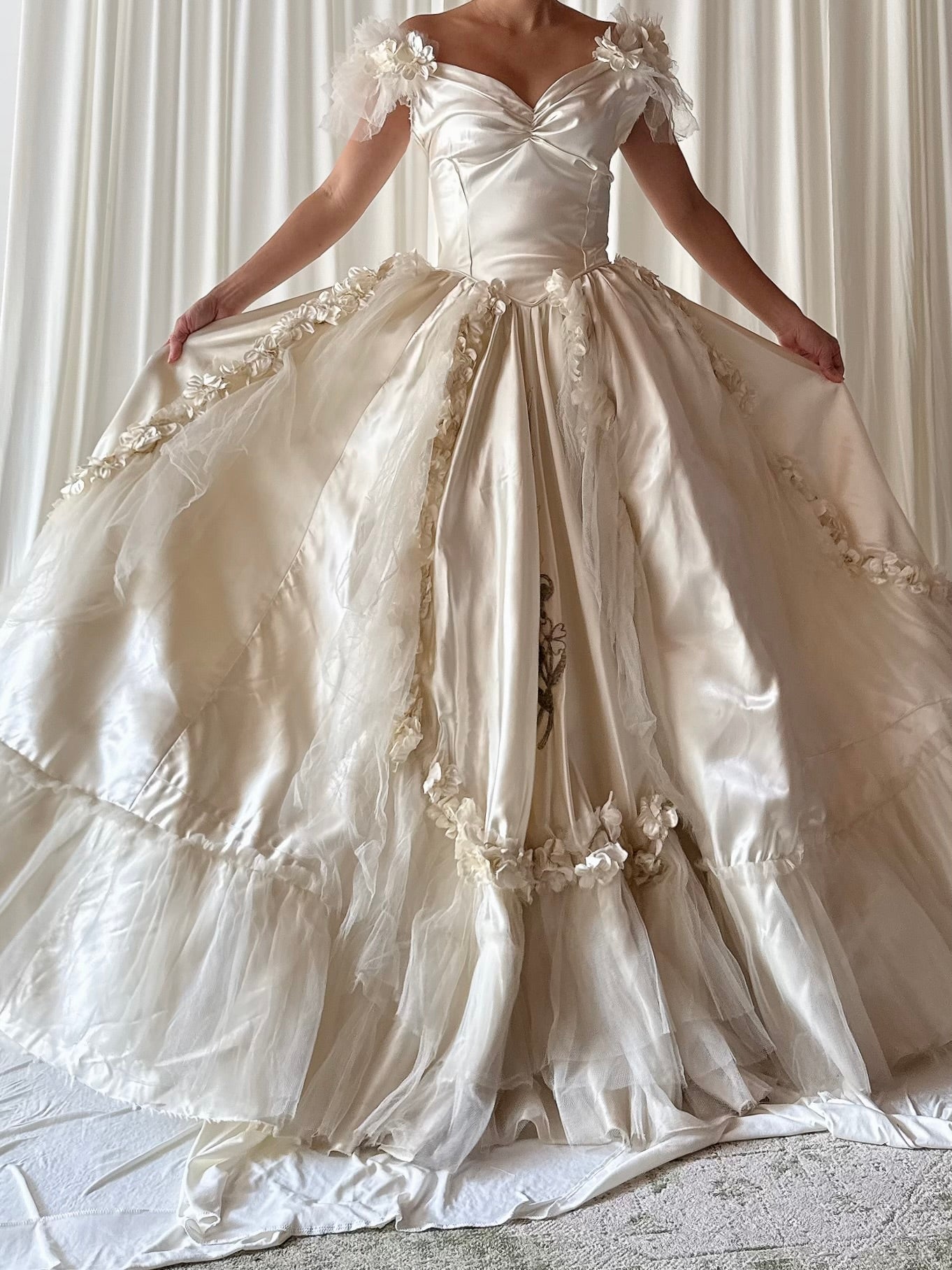 1940s Satin Floral Appliqué Dress - SS