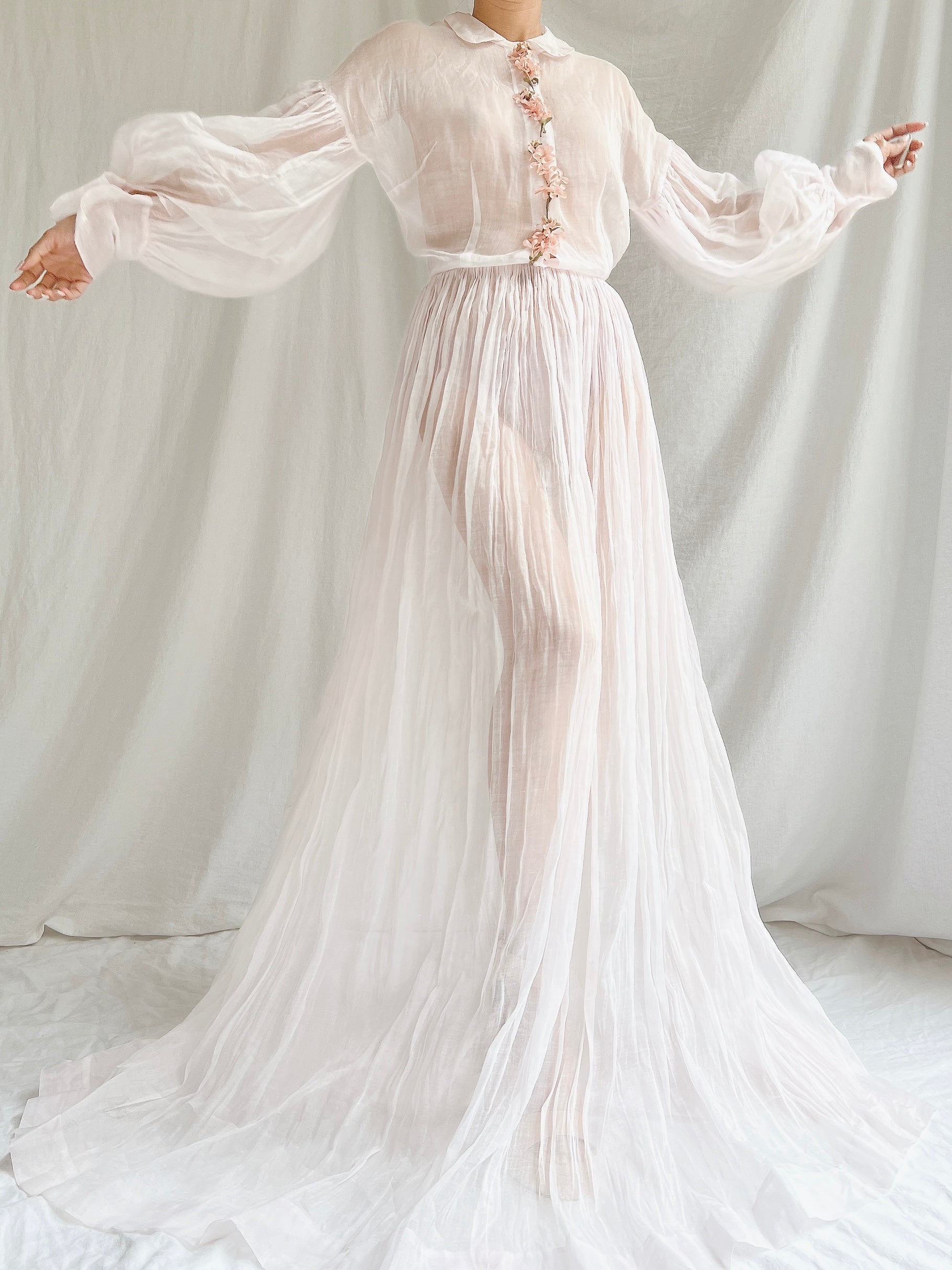1940s Sheer Organdy Puff Sleeves Gown - M