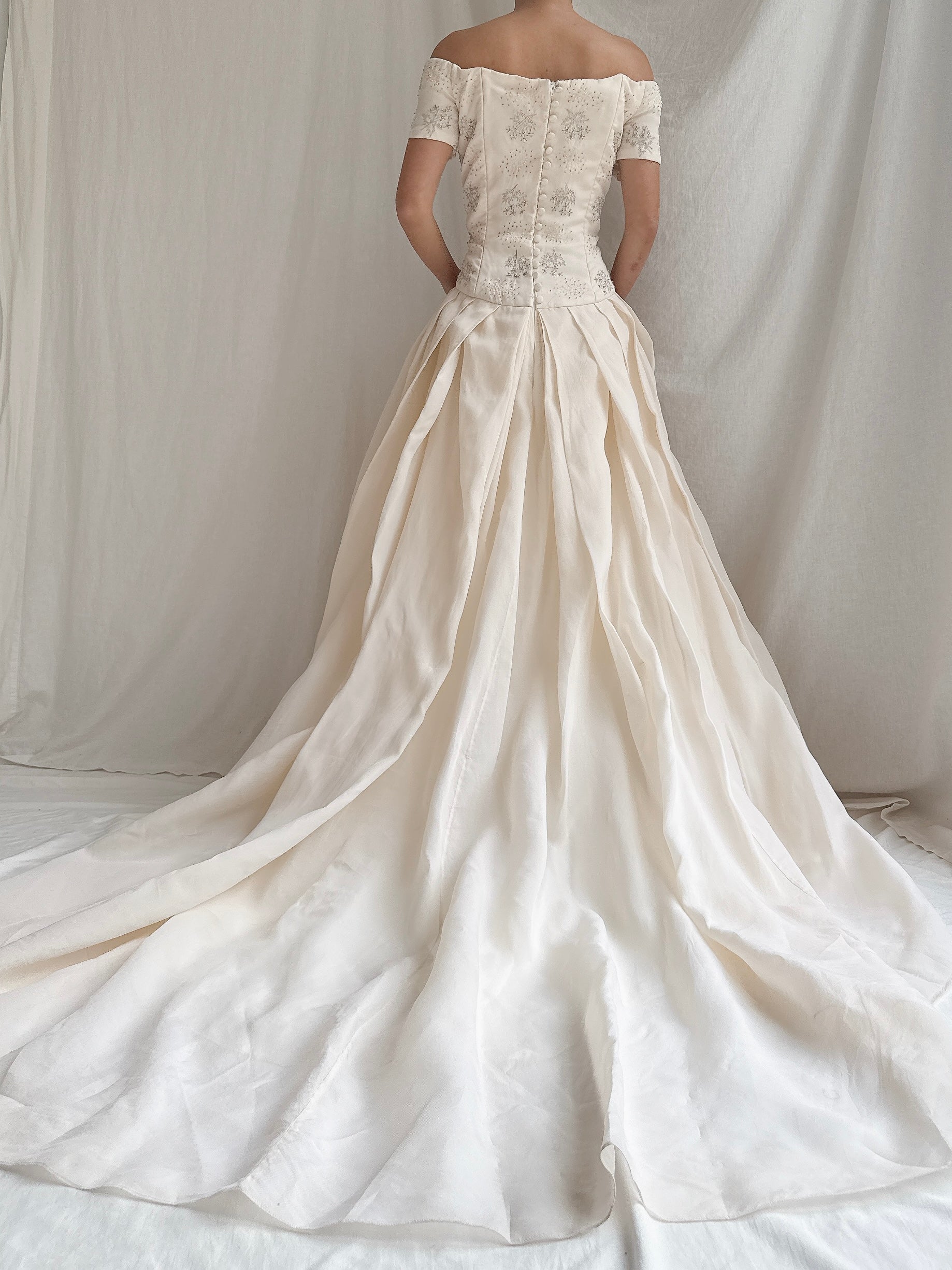 1990s Monique Llhuilier Silk Organza Gown - M