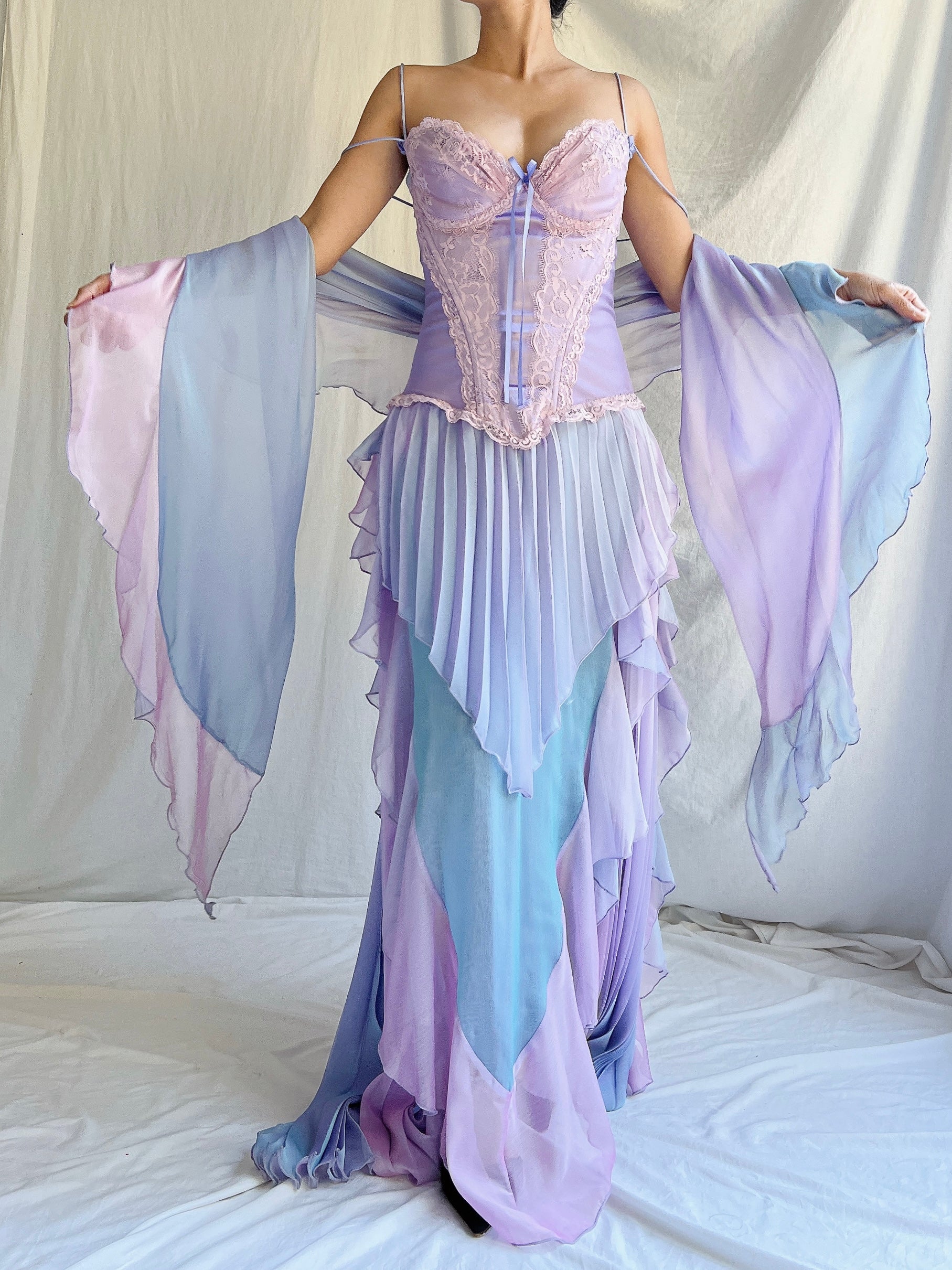 Vintage Catwalk Collection Lavender Pleated 2-Piece Set - One Size