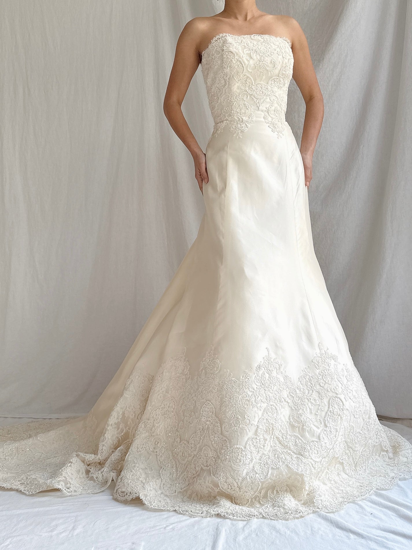 Vintage Christos NY Silk and Lace - S 4/6