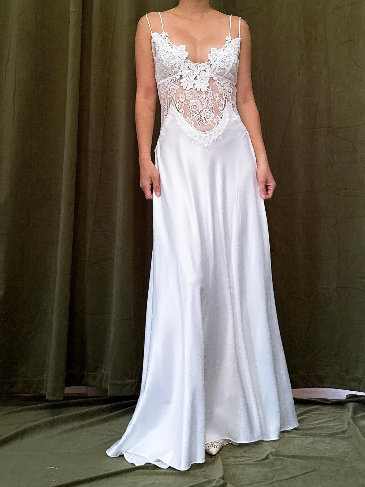 Lace and Satin Slip - Size S/33B/26W/54L