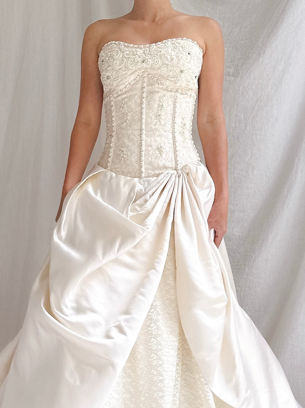 Vintage Lace and Silk Bustier Gown - M/8