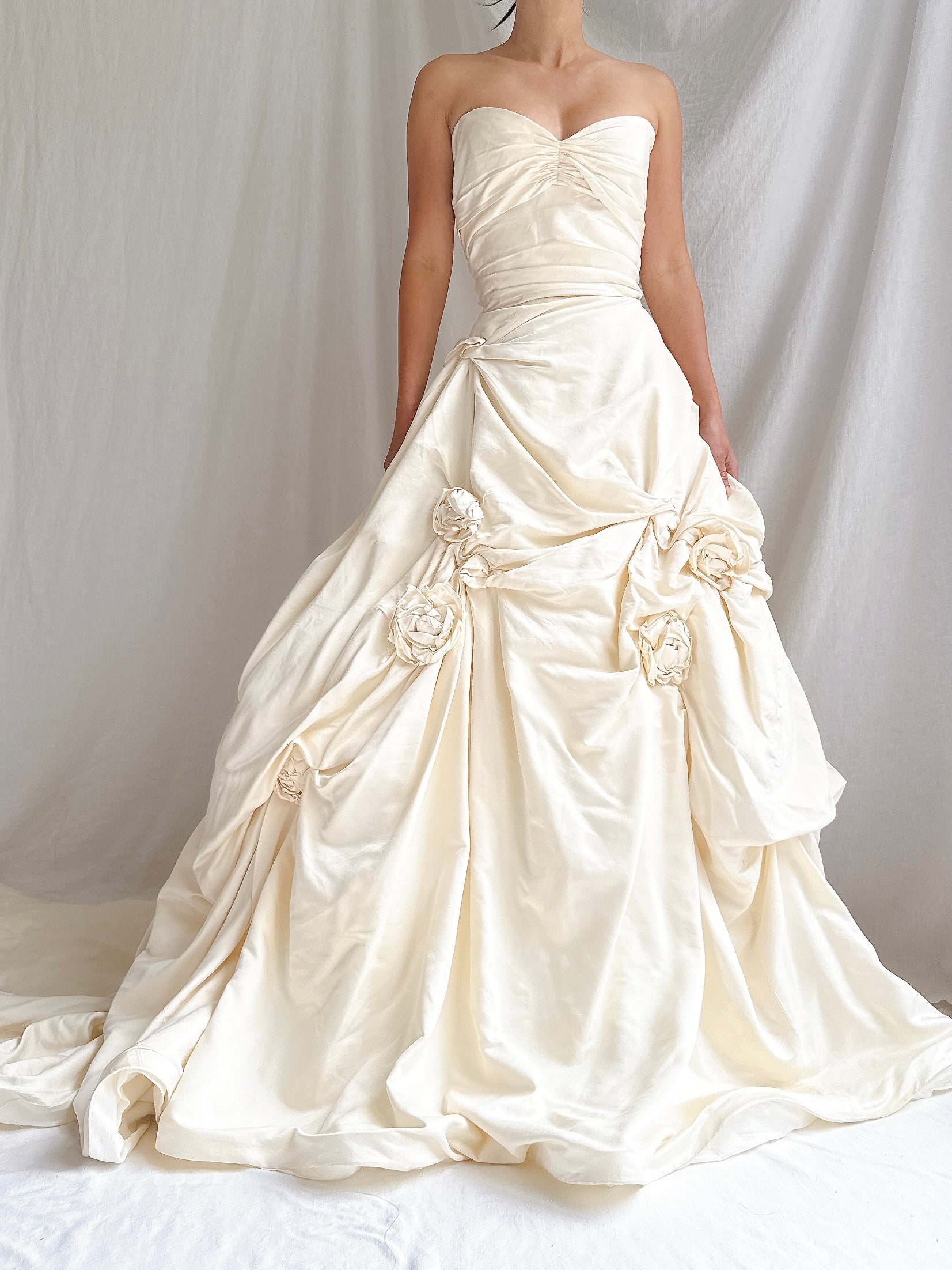 Vintage Monique Llhuilier Silk Rosette Gown - M/6/8