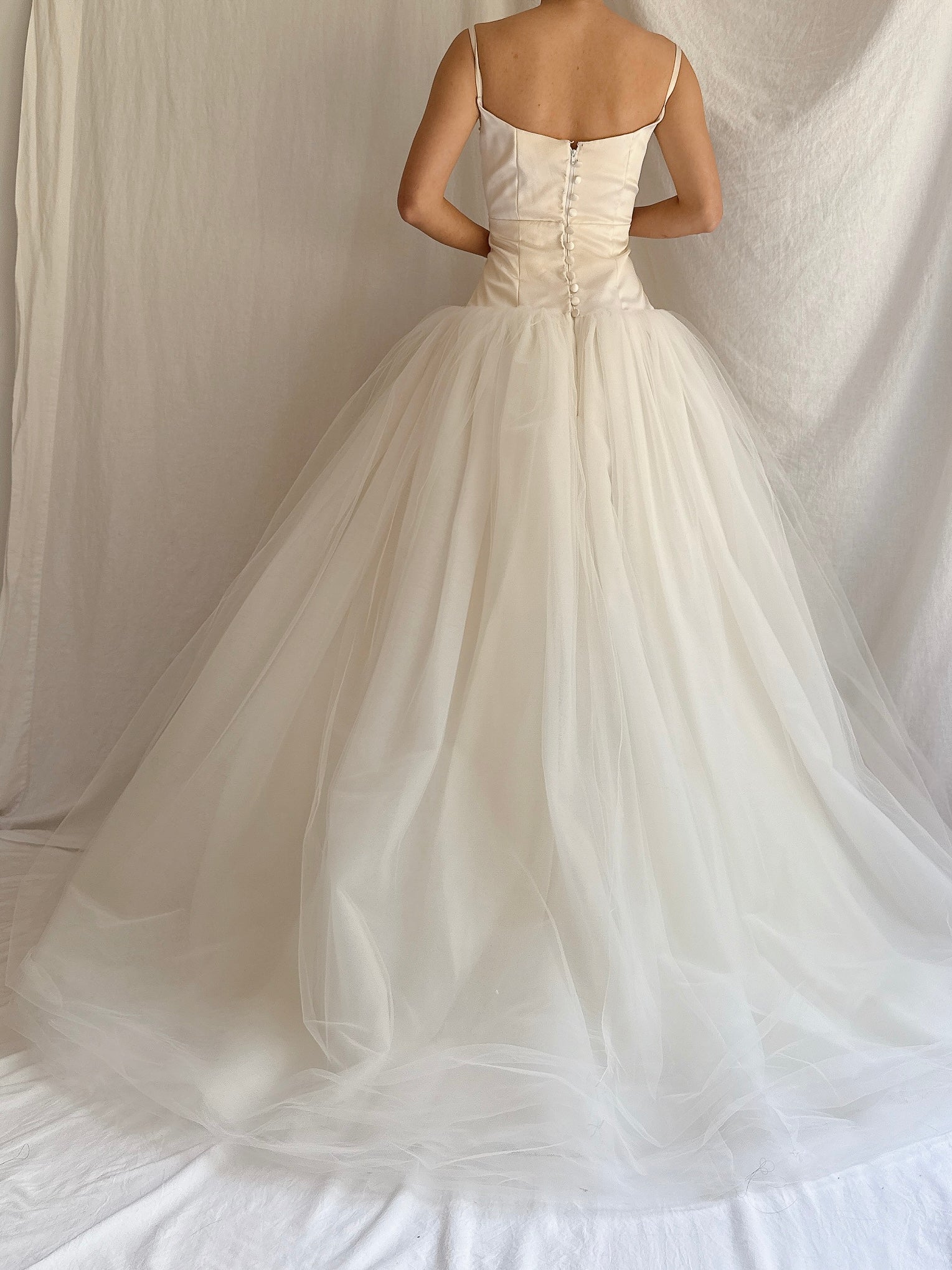 Vintage Monique Llhuilier Silk and Tulle Gown - M/6/8