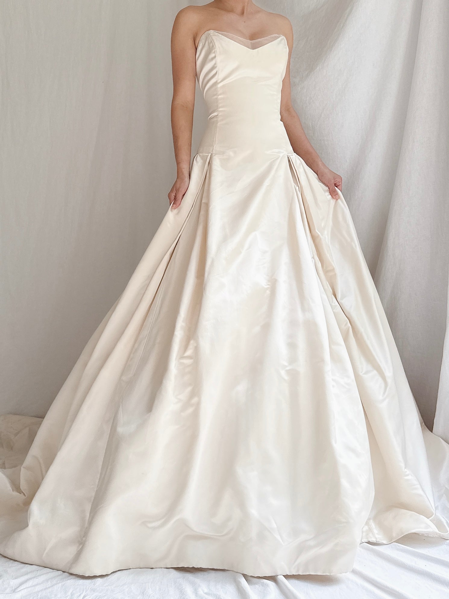 Reserved 1990s Lazaro Silk Gown - M/8
