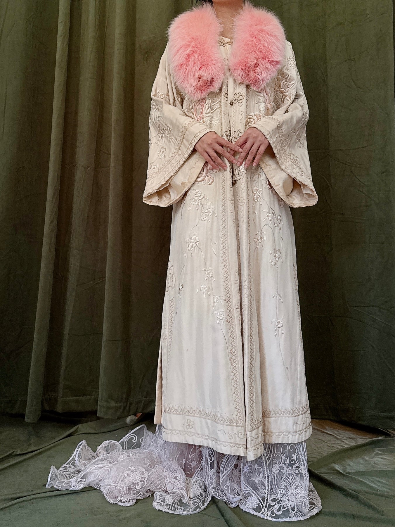 Antique Silk Embroidered Robe - M