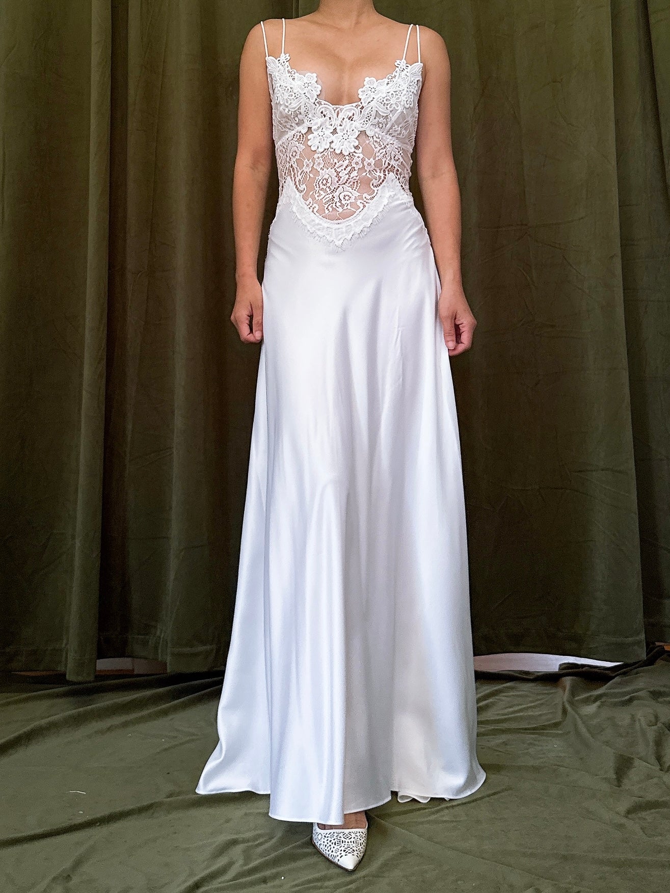 Lace and Satin Slip - Size S/33B/26W/54L