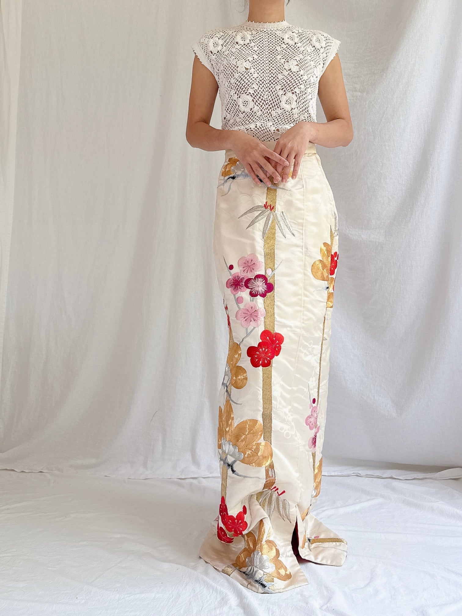 Vintage Embroidered Silk Skirt - XS/S
