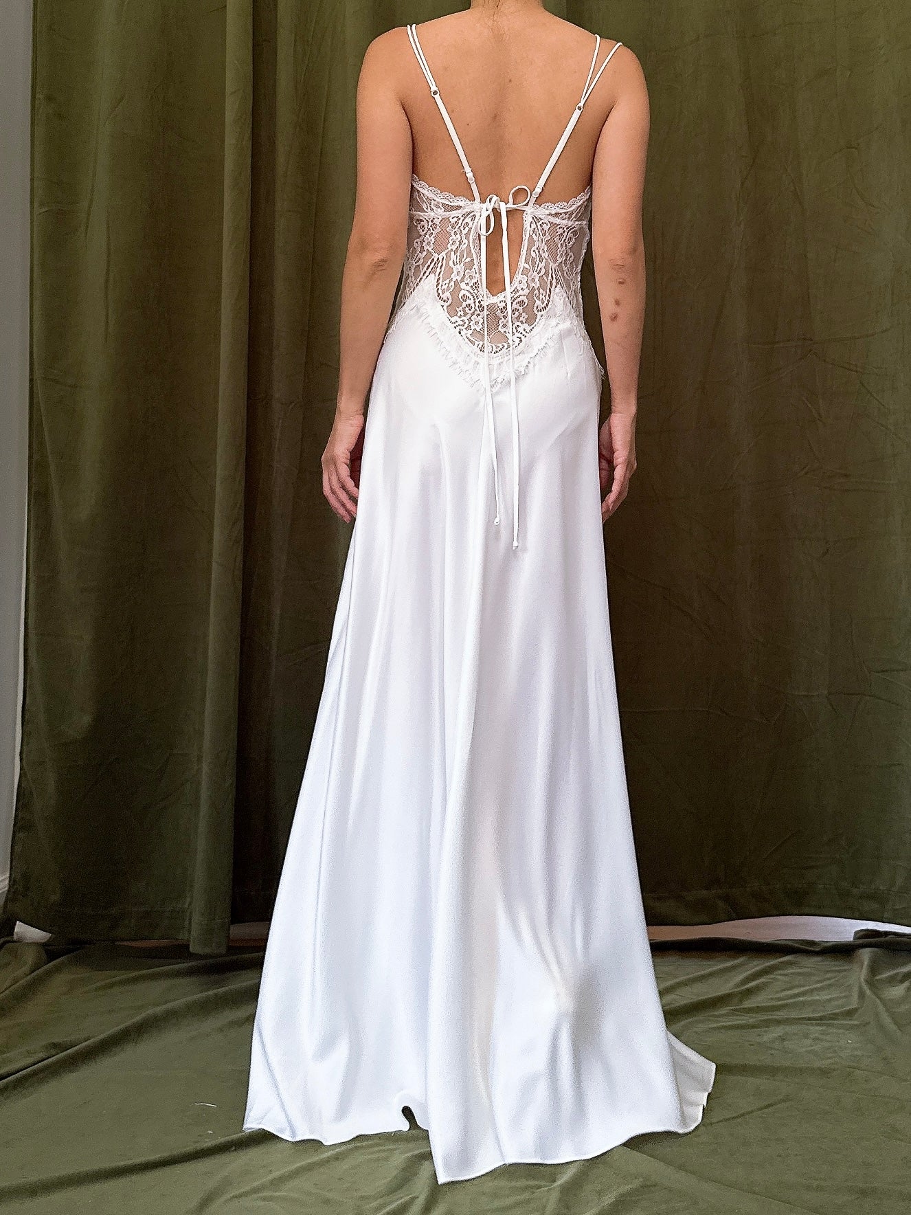 Lace and Satin Slip - Size S/33B/26W/54L