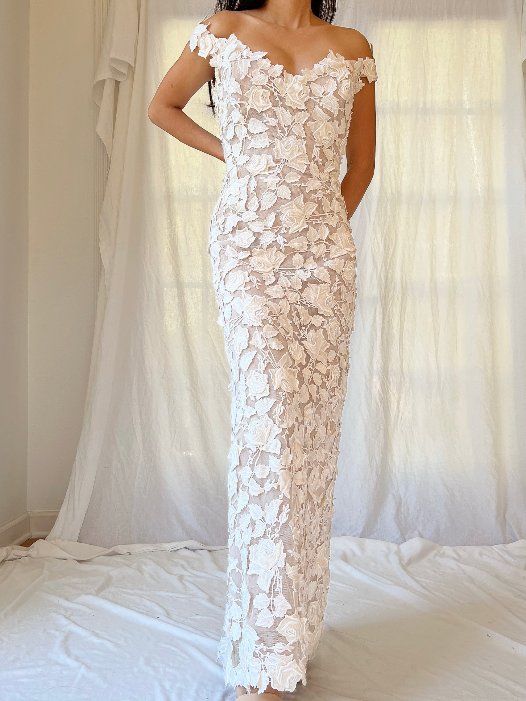 Vintage 3D Rose Applique Column Gown - S/6