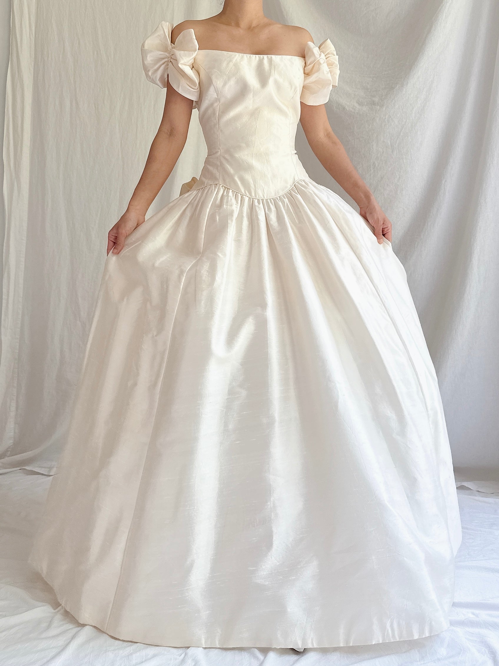 RESERVED Vintage Silk Bow Sleeves Gown - S/M
