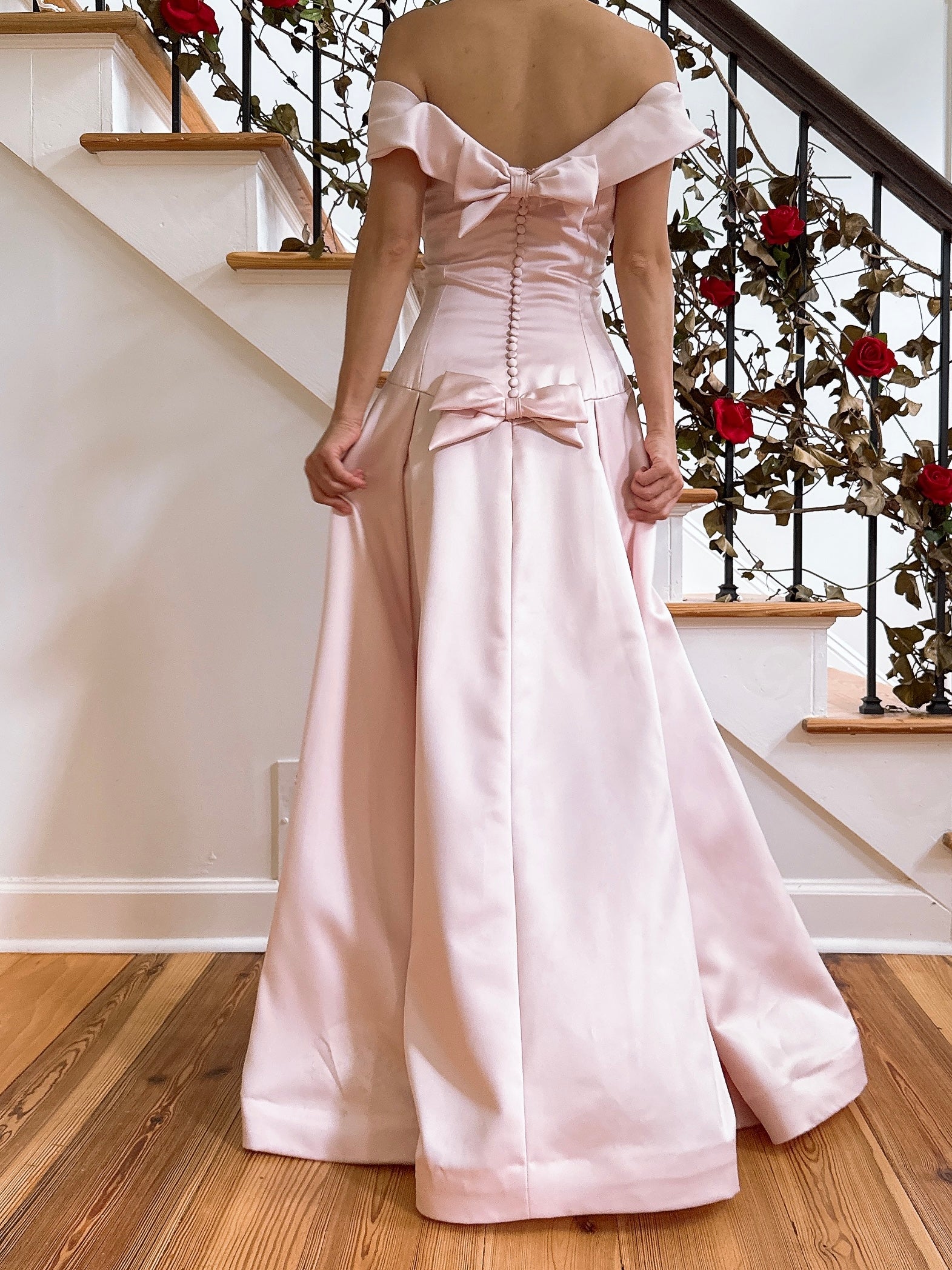 Vera Wang Satin Off the Shoulder Dress - 34B/26W/57L