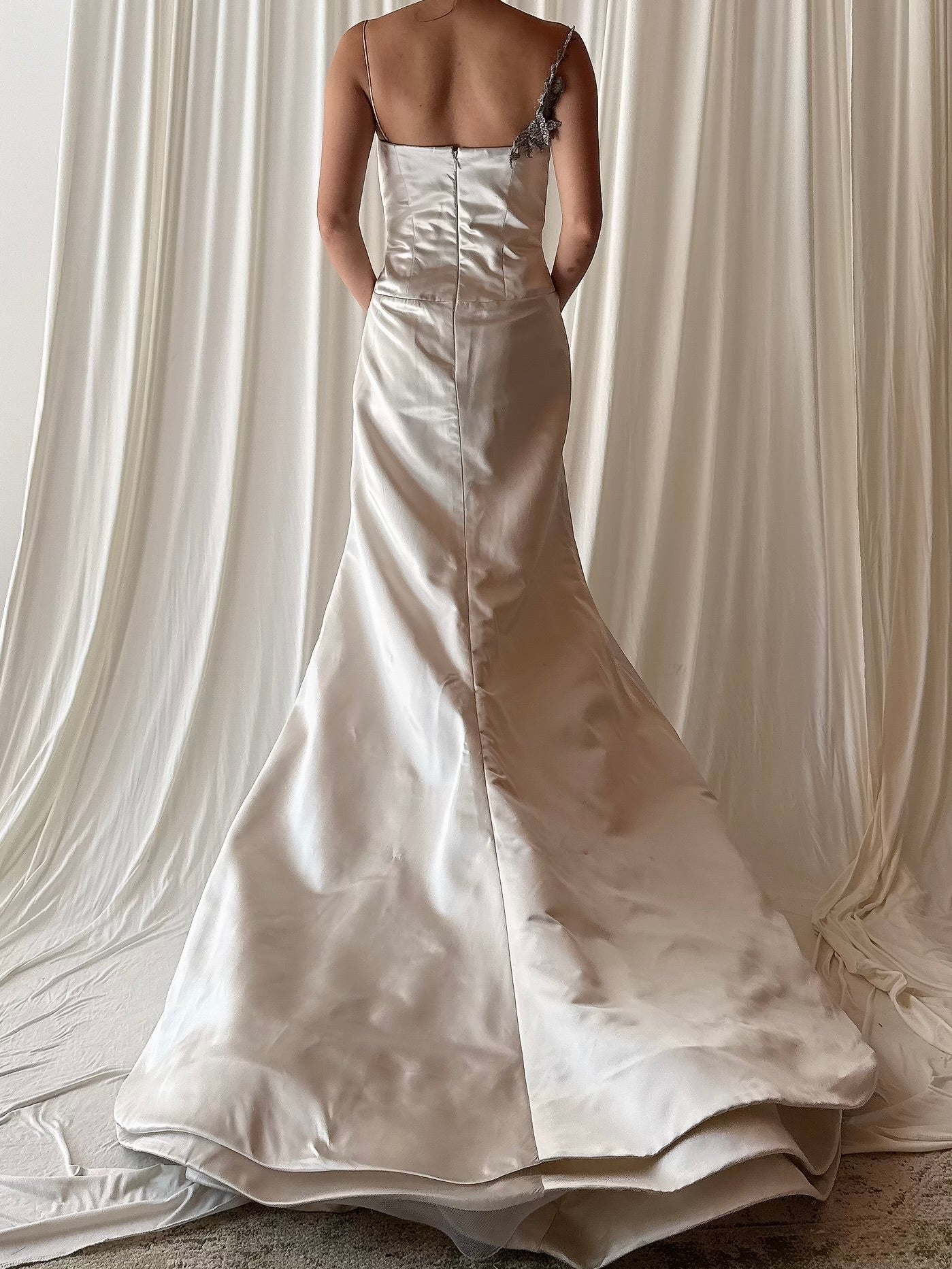 Vintage Vera Wang Silk Oyster Gown - XS