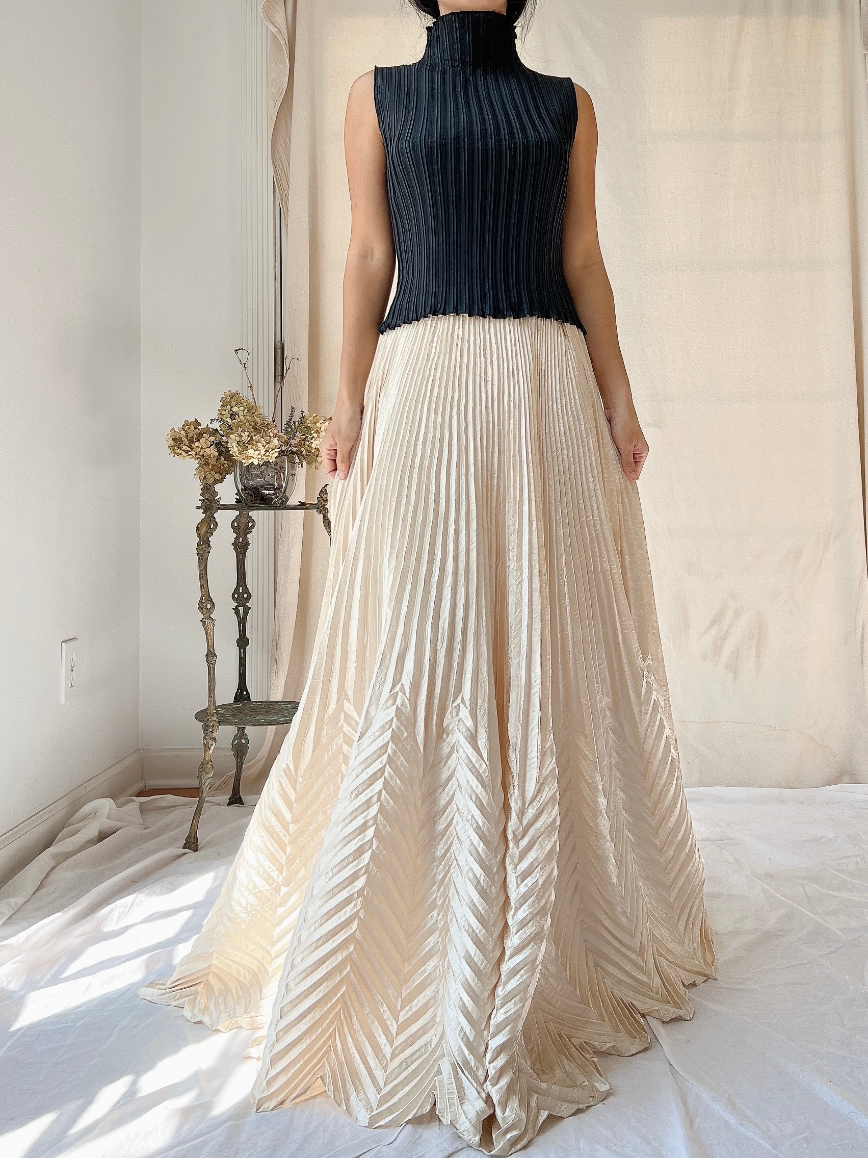 Vintage Satin Pleated Skirt - OSFM
