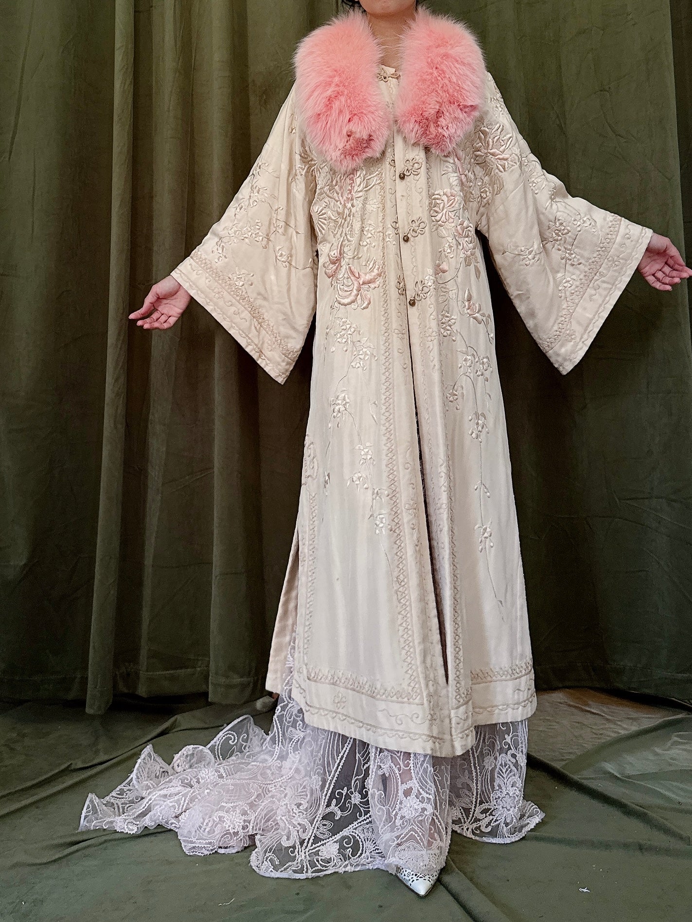 Antique Silk Embroidered Robe - M