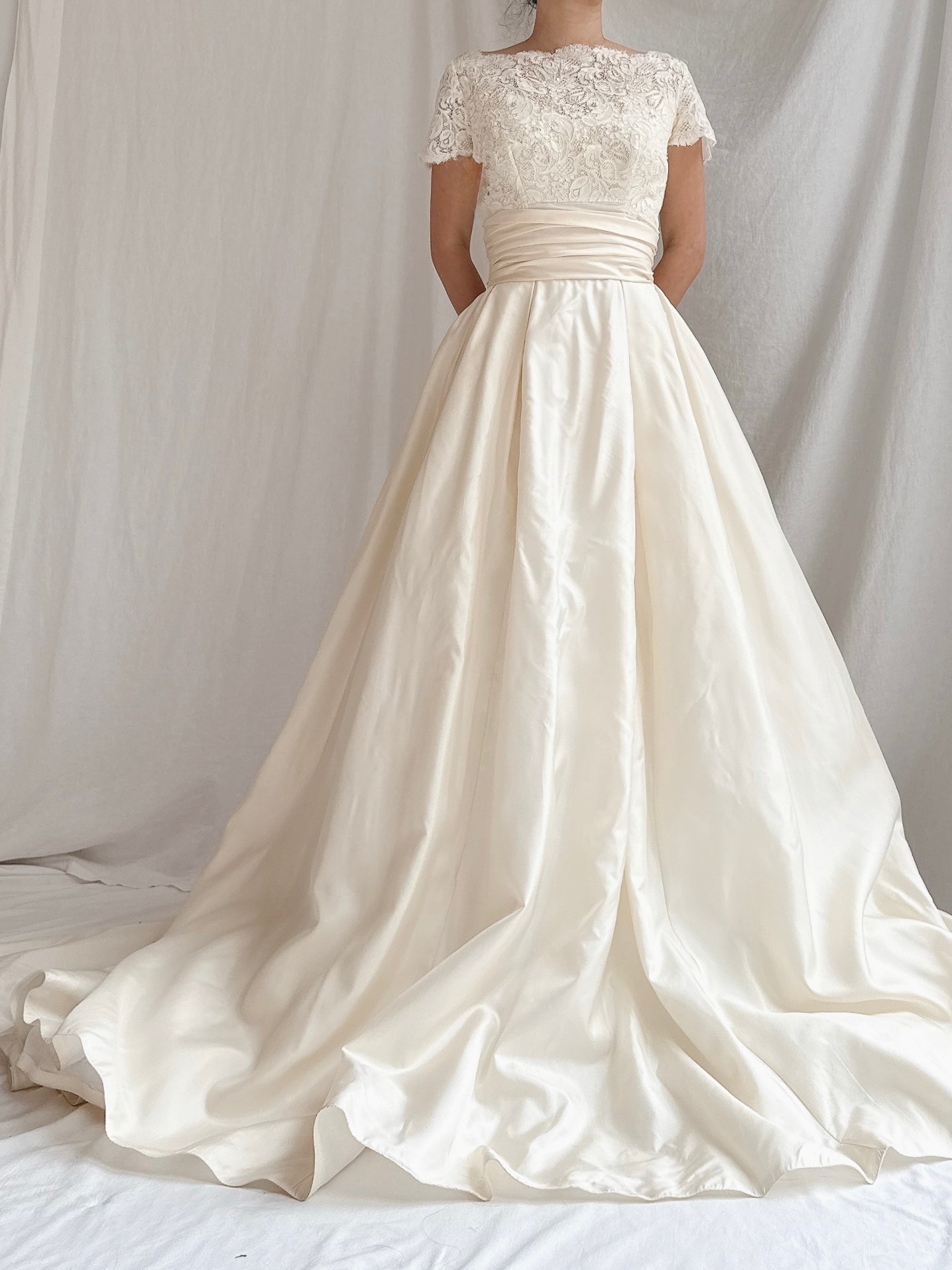 1950s Silk and Lace Gown - S