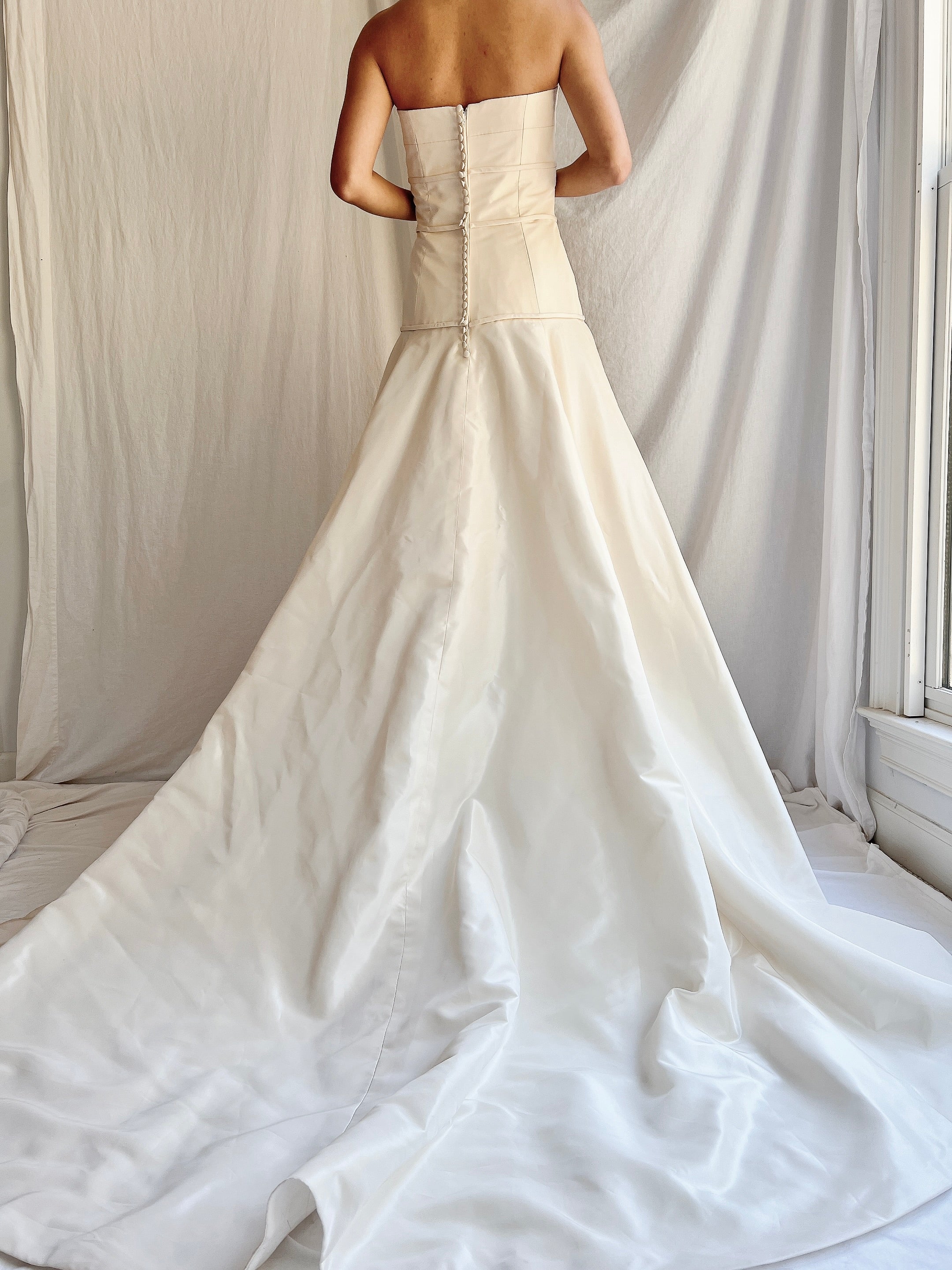 Vintage Cream Taffeta Dropped Waist Gown - S/M 6/8