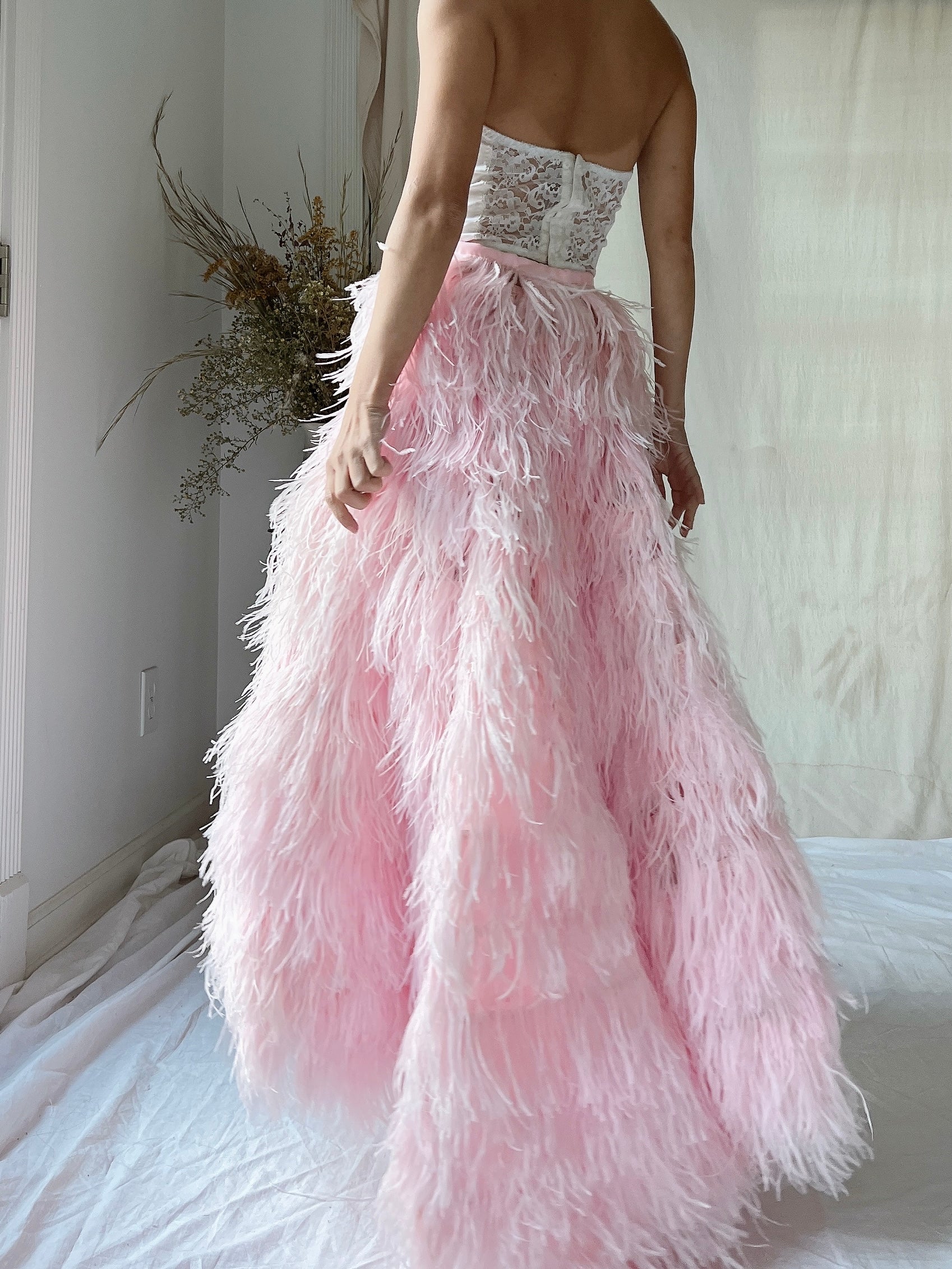 1990s Pink Feather Skirt with Elastic Waist - XS-L
