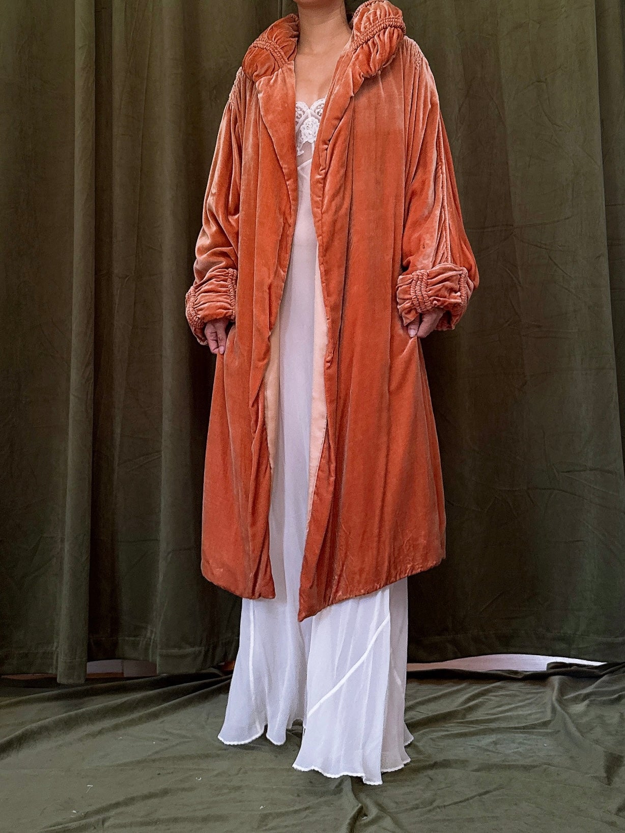 1920s Peach Silk Opera Coat - OFSM/45L