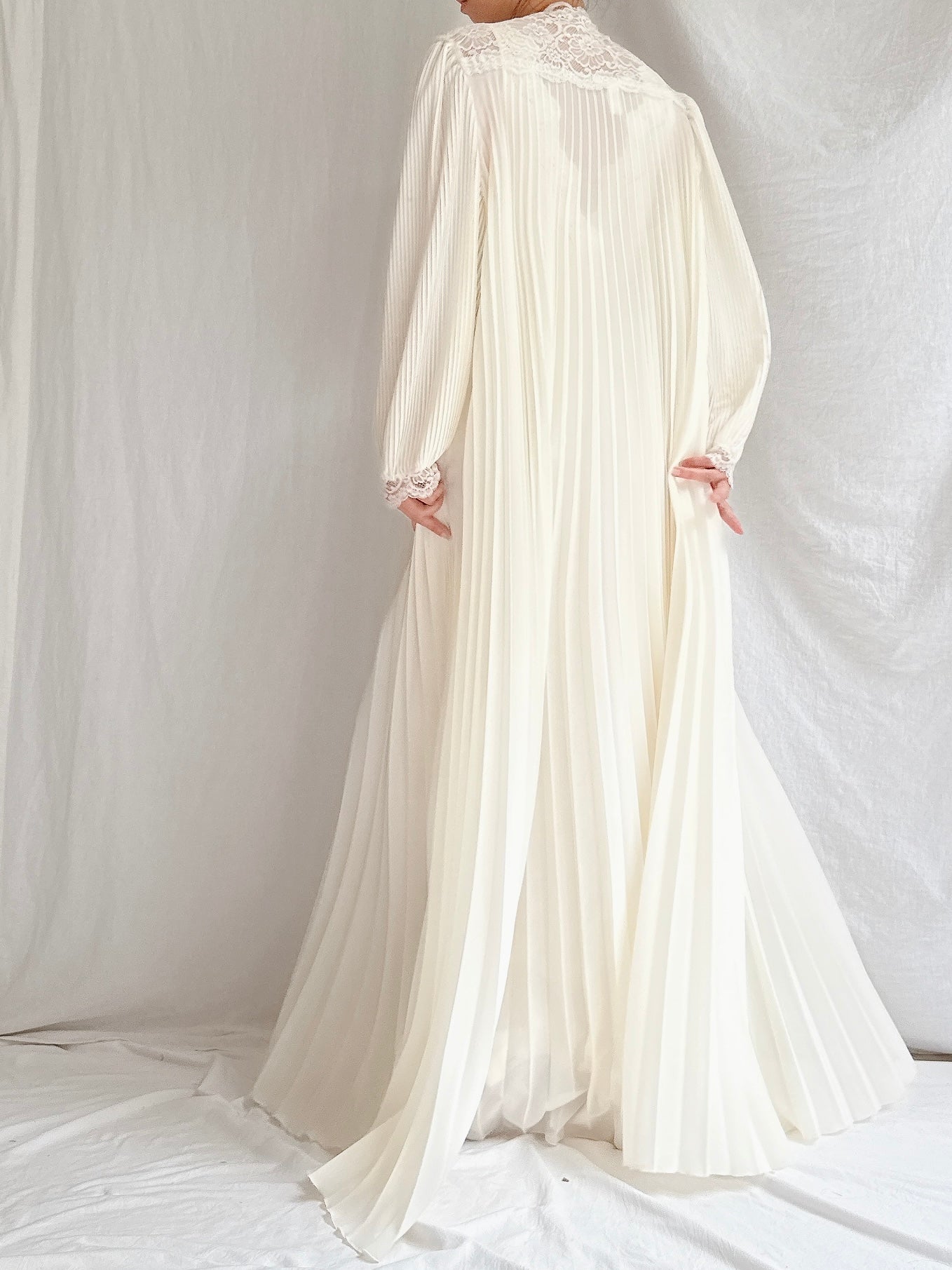 1960s Pleated Dressing Gown - OSFM