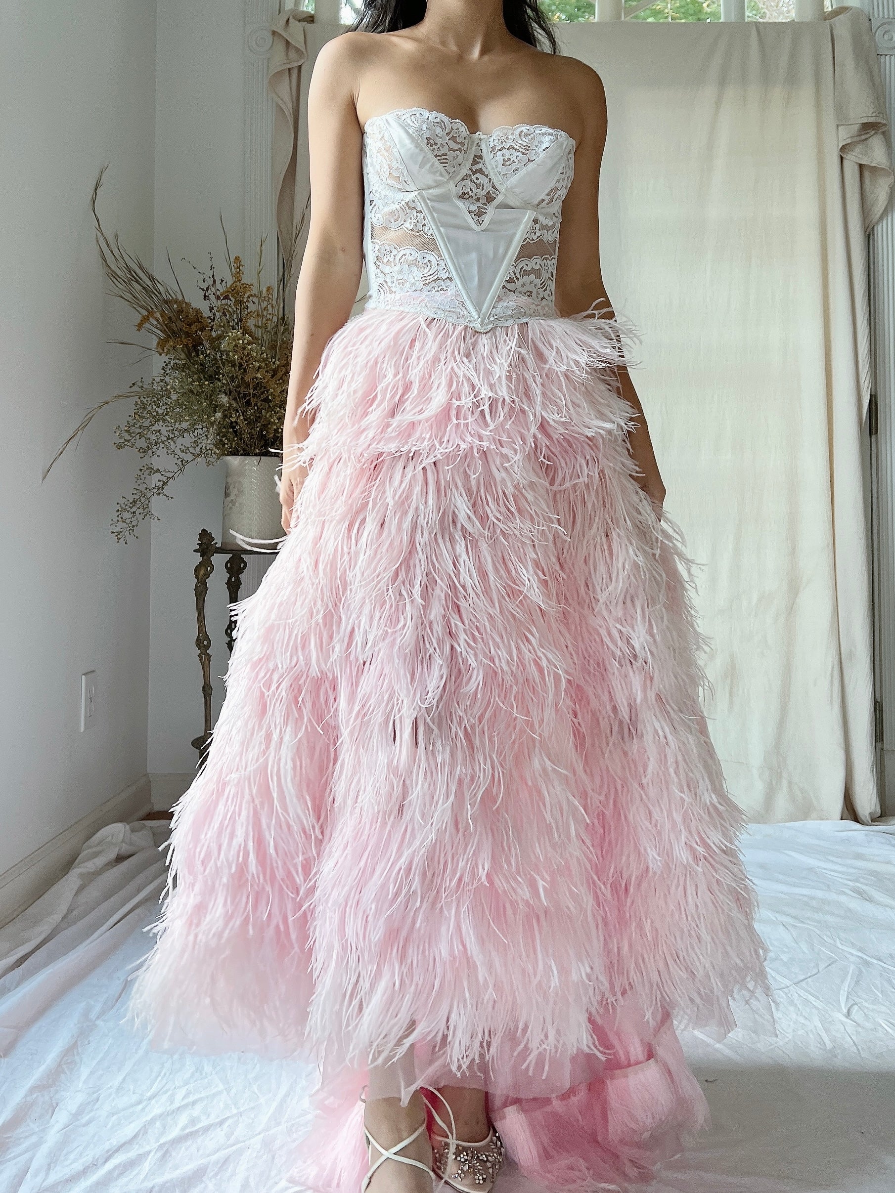 1990s Pink Feather Skirt with Elastic Waist - XS-L