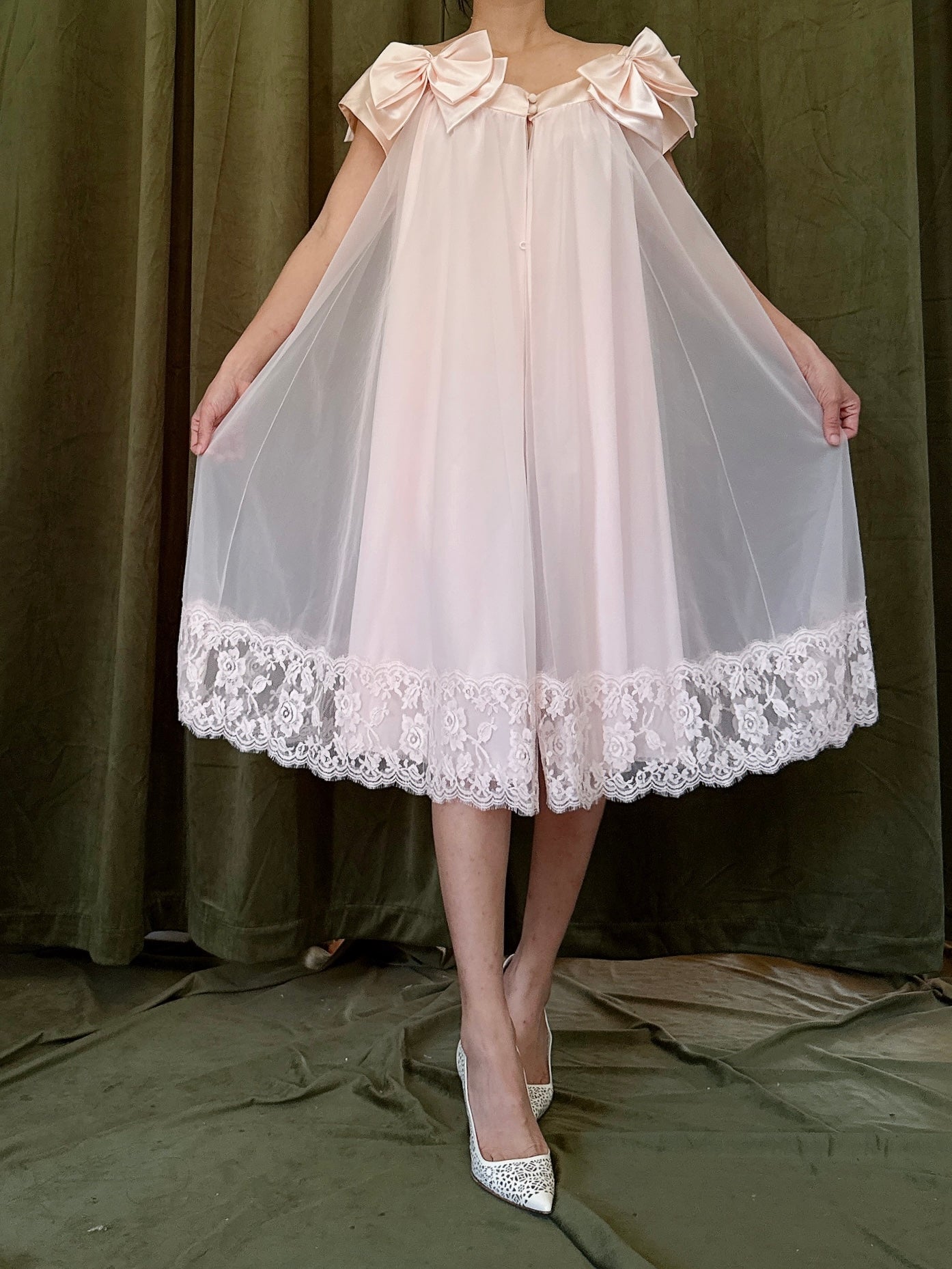 Vintage Pink Bow Duster - M