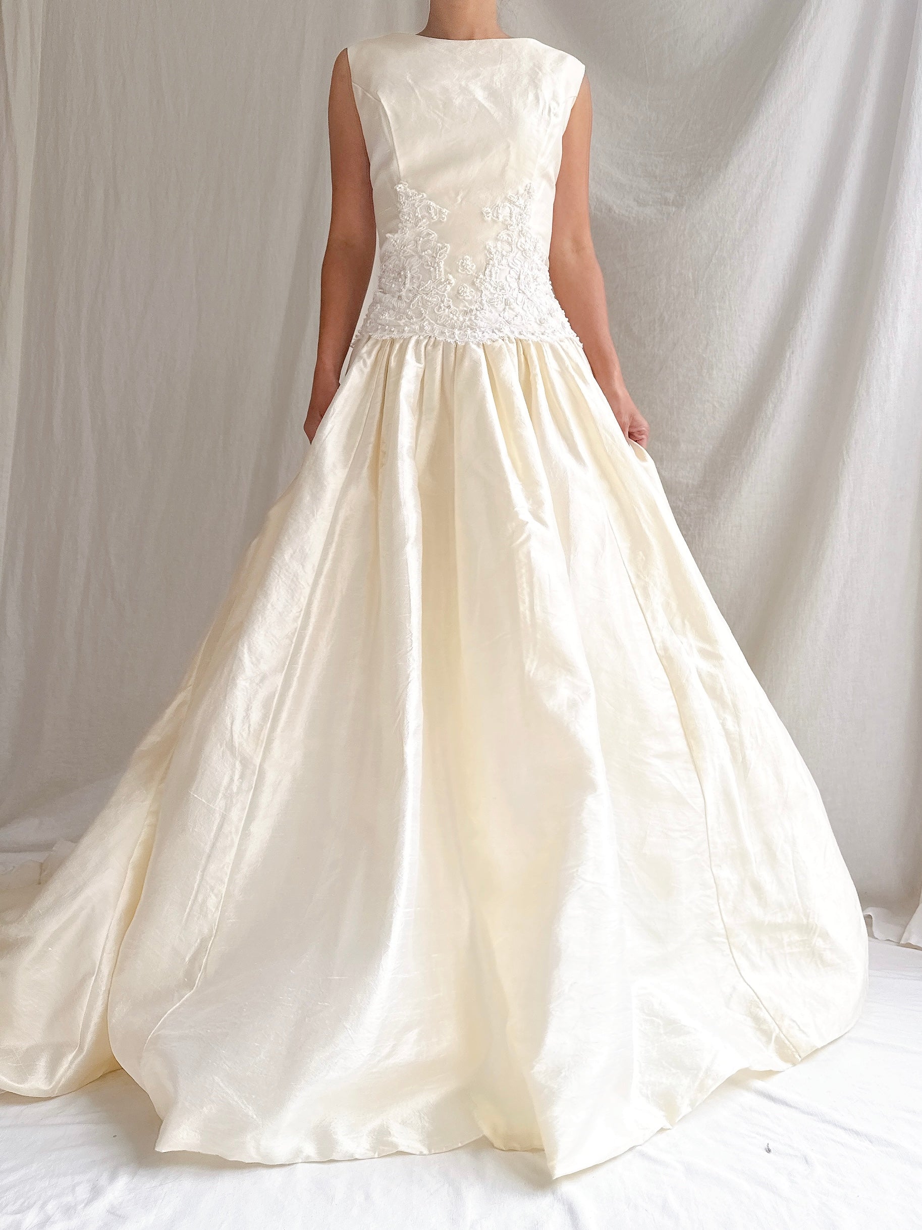 Vintage Boatneck Lace Detail Waist Gown - M/8