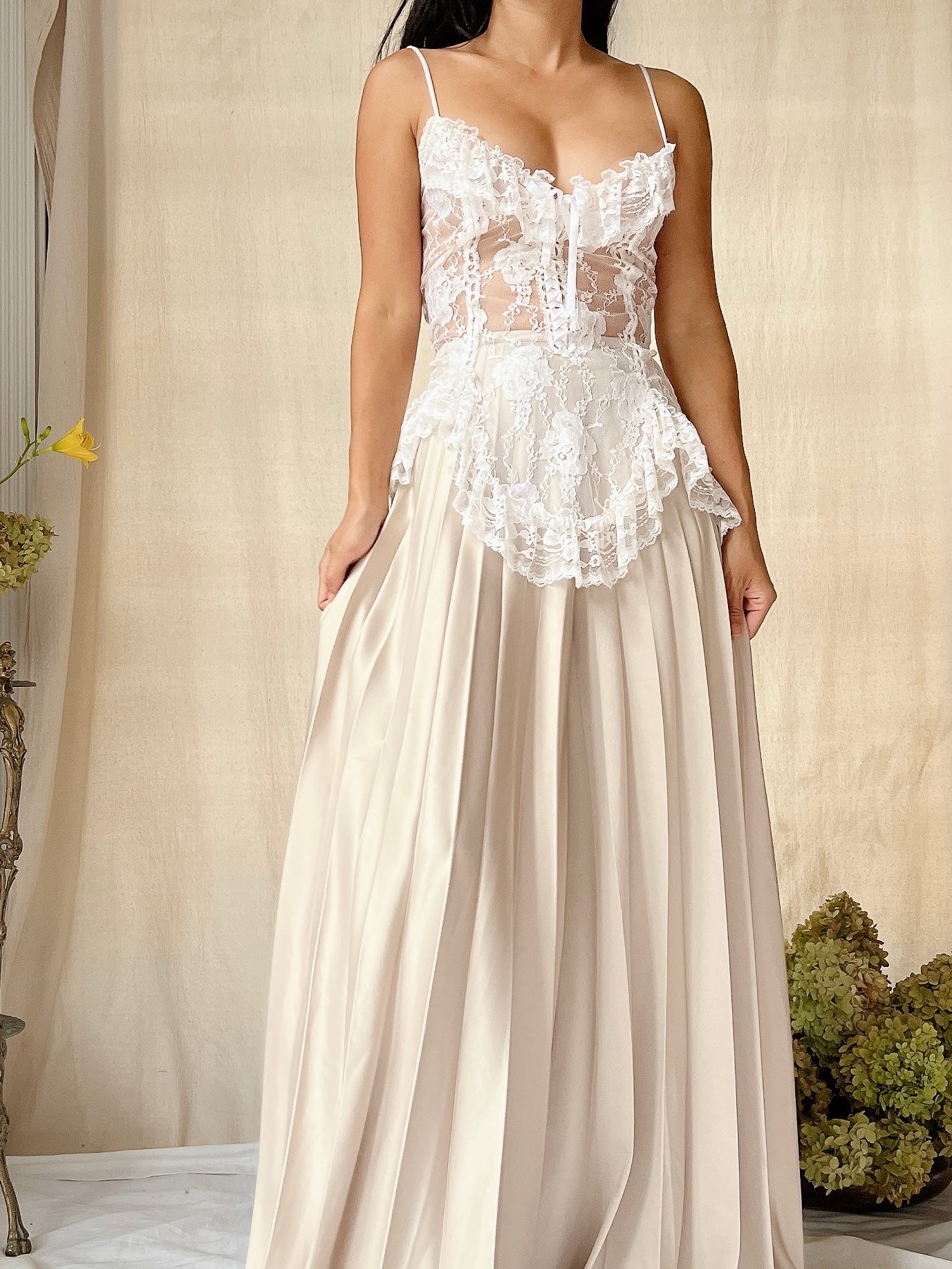 Vintage Ecru Pleated Satin Palazzo Pants - M/6