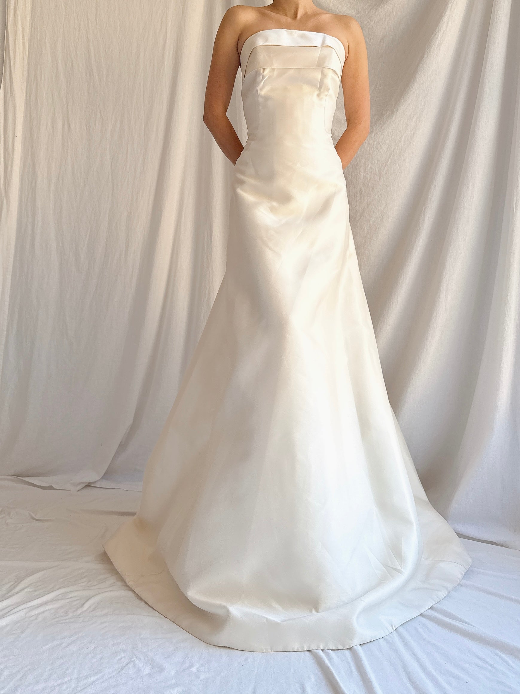 RESERVED Vintage Pronovias Barcelona Gown with Train - M/US 10