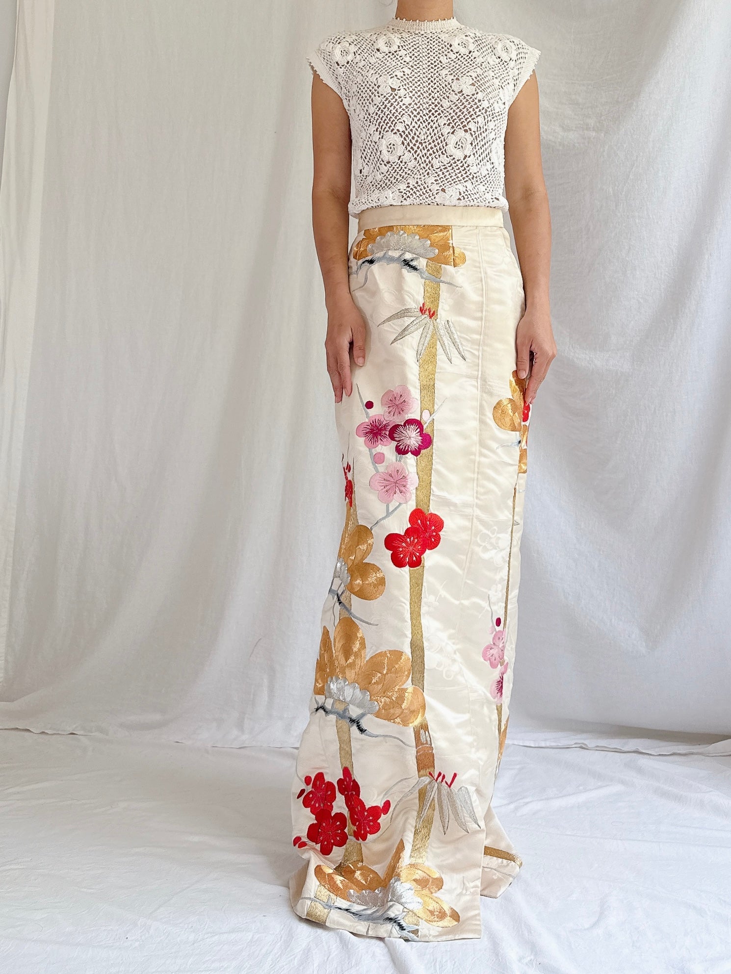 Vintage Embroidered Silk Skirt - XS/S