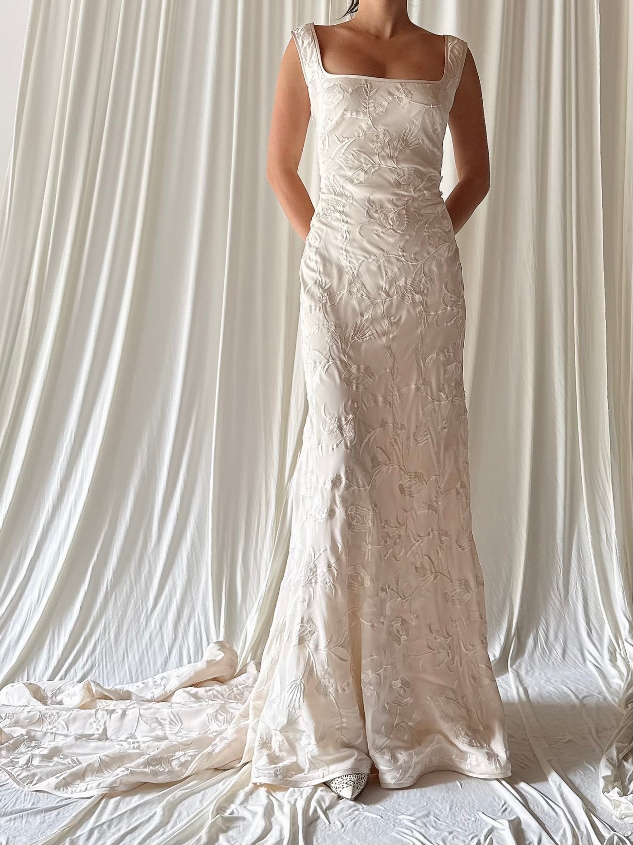 Vintage Ulla-Maija Silk Embroidered Gown - Size 8