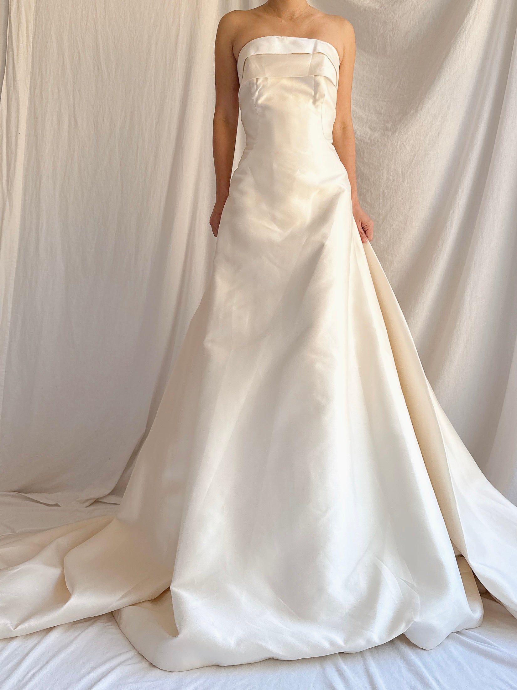 RESERVED Vintage Pronovias Barcelona Gown with Train - M/US 10