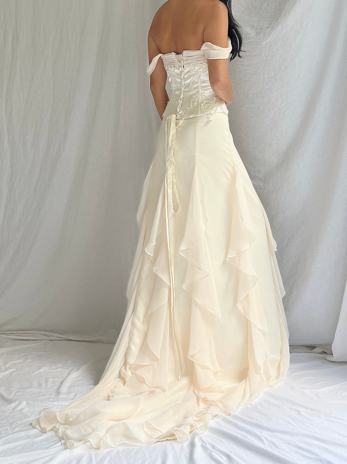 Vintage 2 Piece Chiffon Ruffled Set - S/4-6