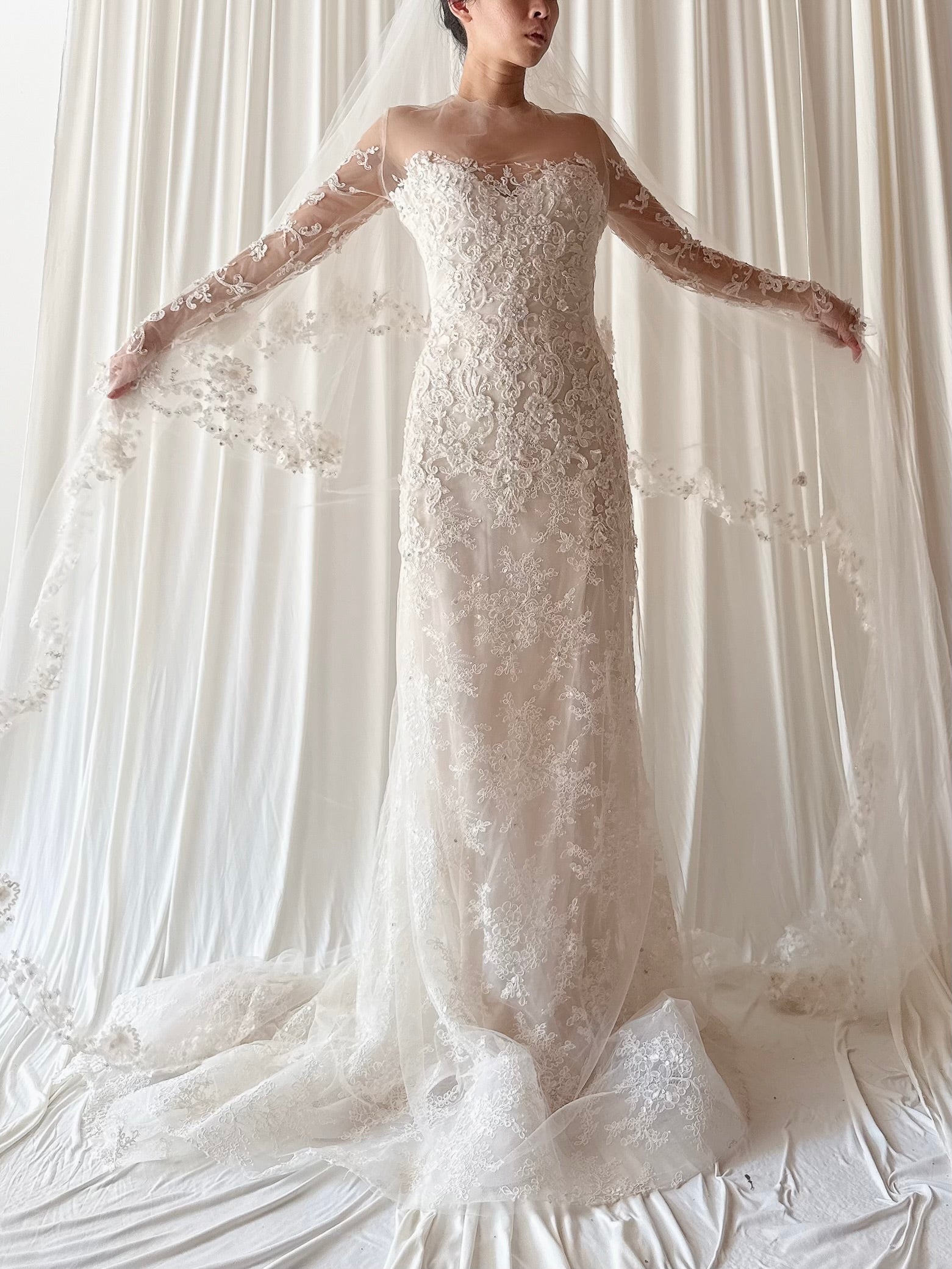 00 Reem Acra Lace Tulle Gown with Veil - XS