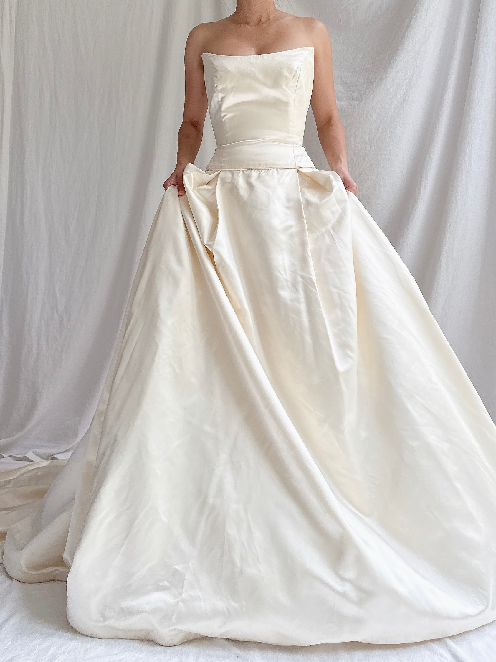1990s Vera Wang Silk Dropped Waist Gown - S/M