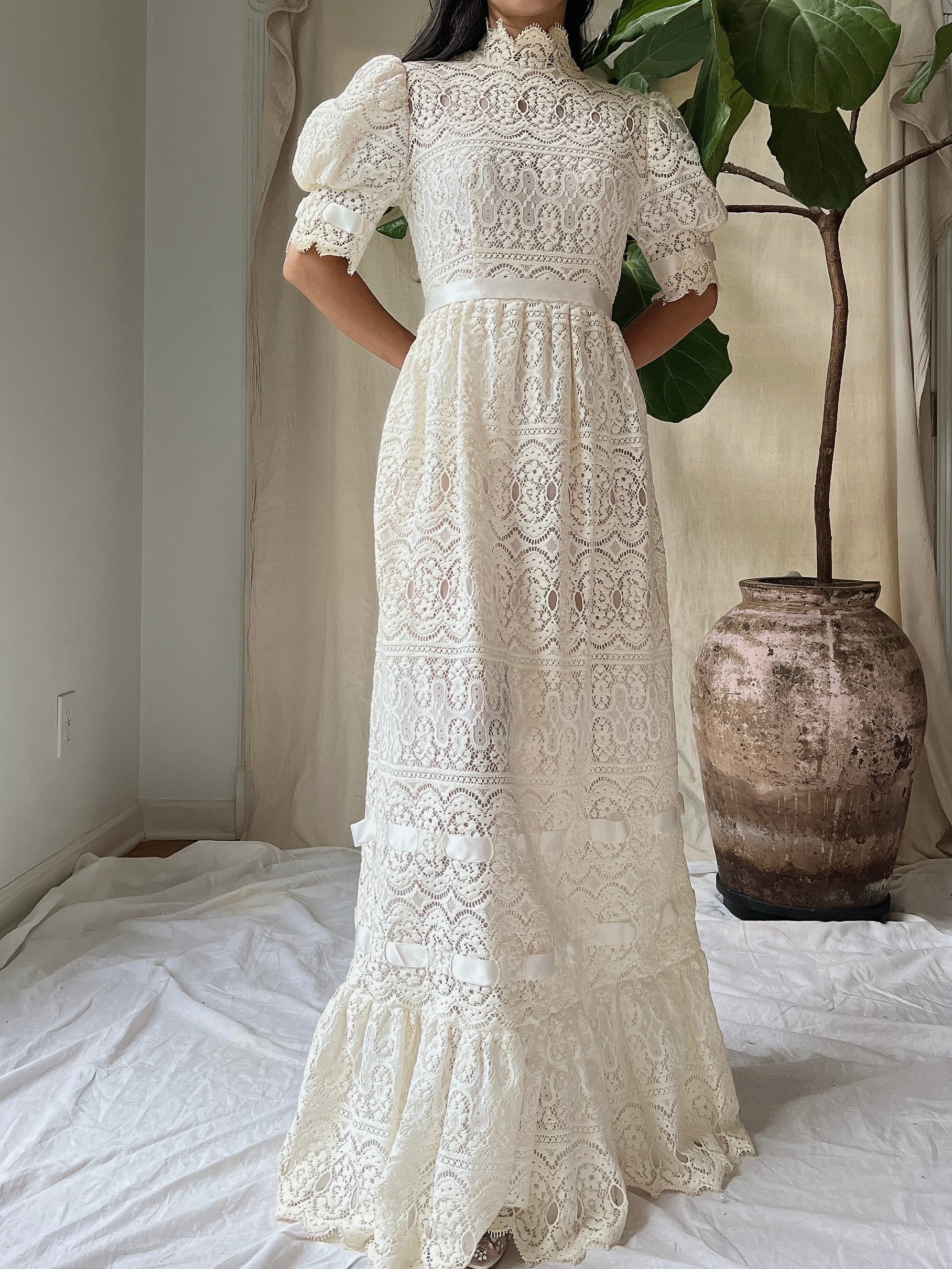 Vintage Puff Sleeves Crochet Dress - S