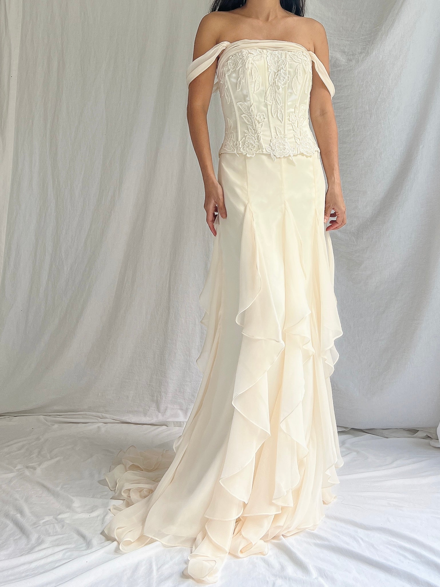 Vintage 2 Piece Chiffon Ruffled Set - S/4-6