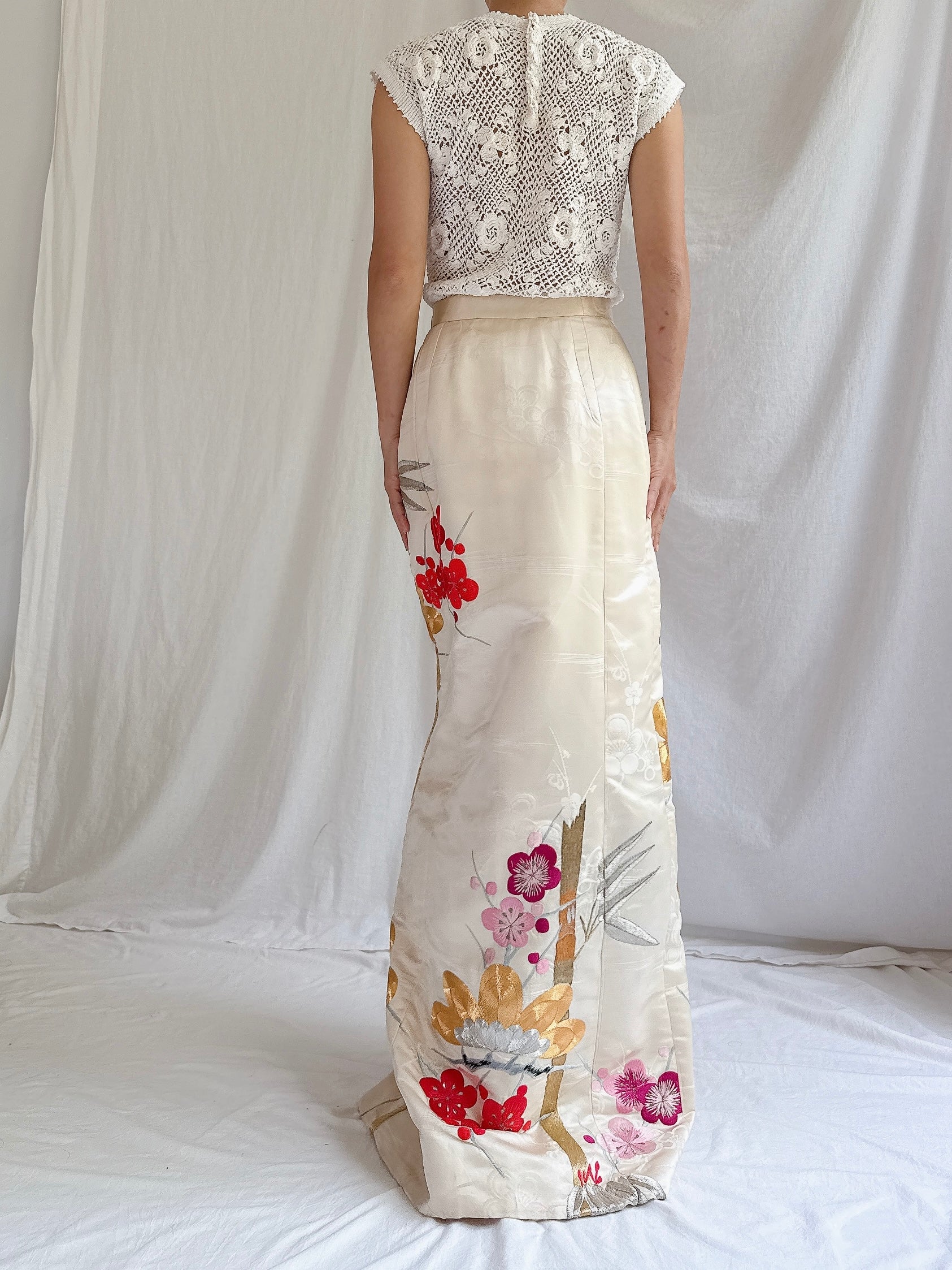Vintage Embroidered Silk Skirt - XS/S
