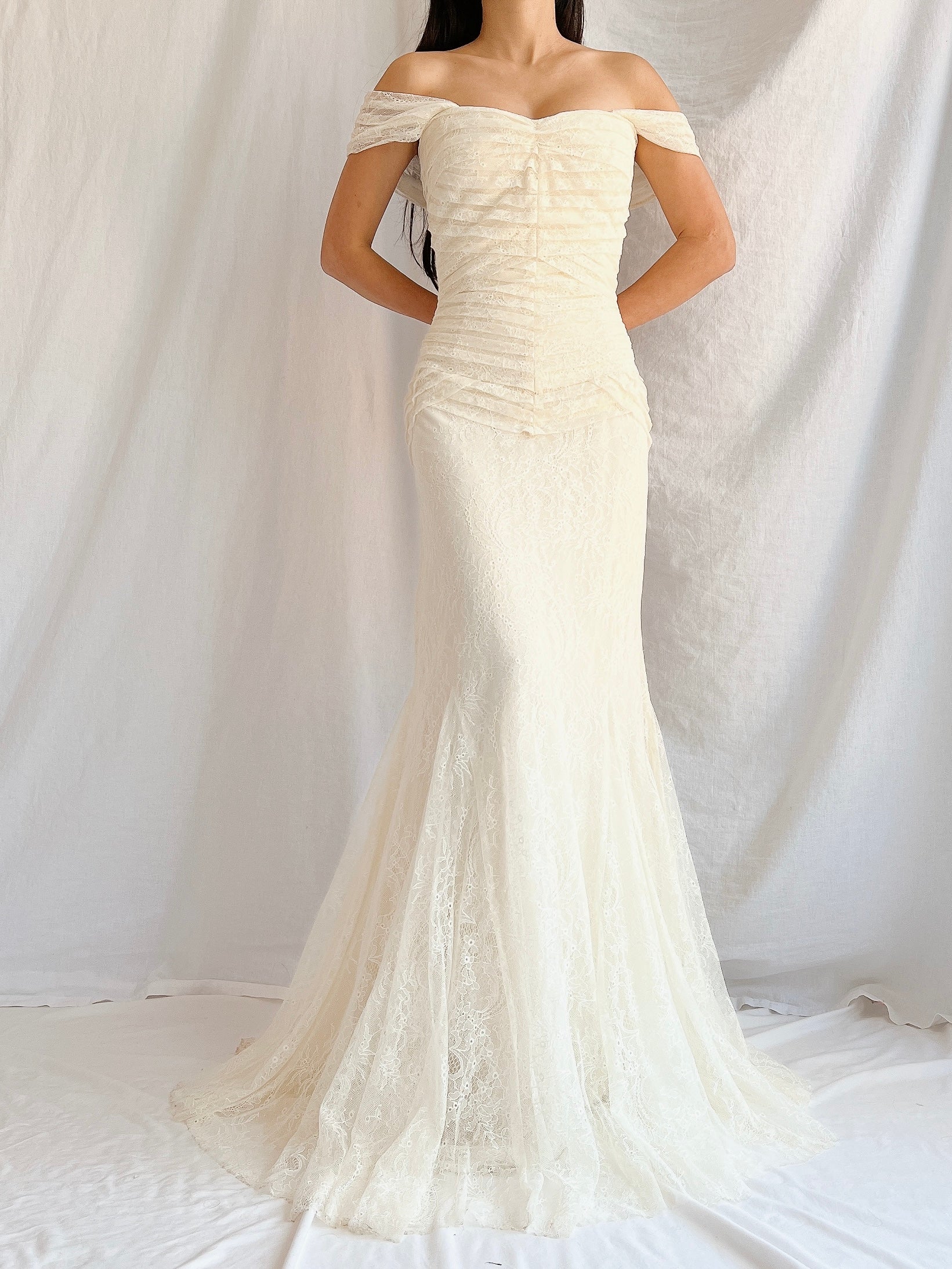 Vera Wang Silk and Lace Gown -  S