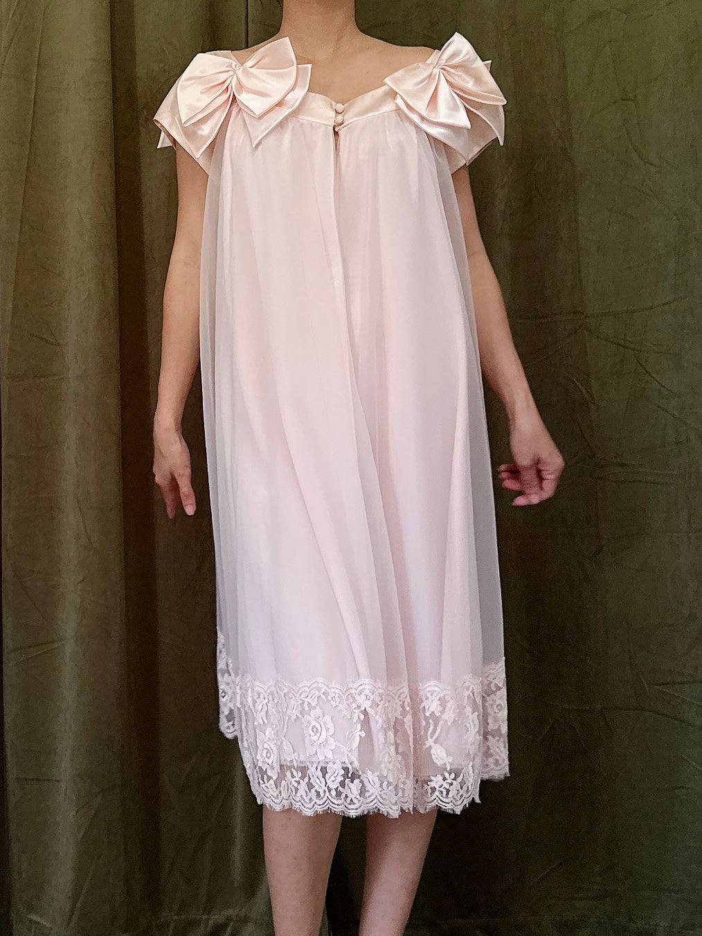 Vintage Pink Bow Duster - M