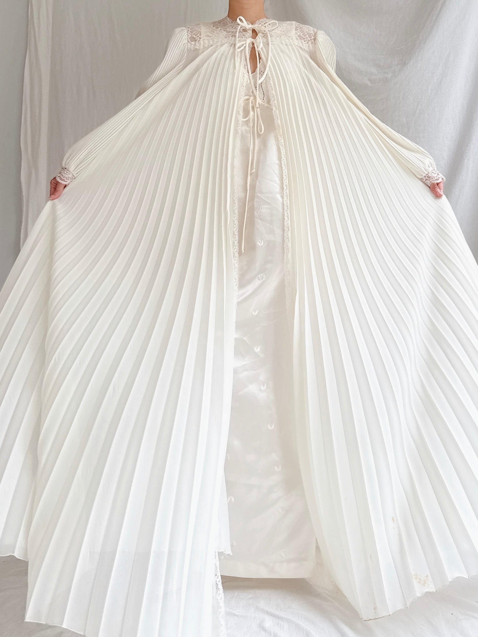 1960s Pleated Dressing Gown - OSFM