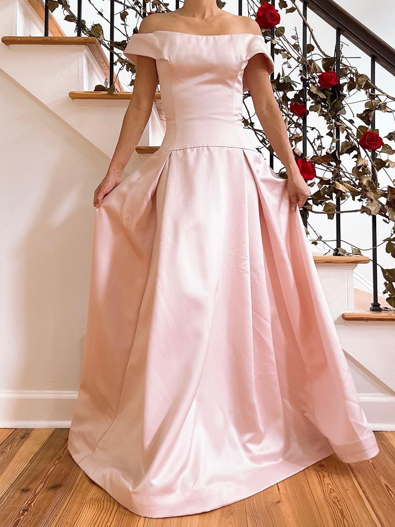 Vera Wang Satin Off the Shoulder Dress - 34B/26W/57L