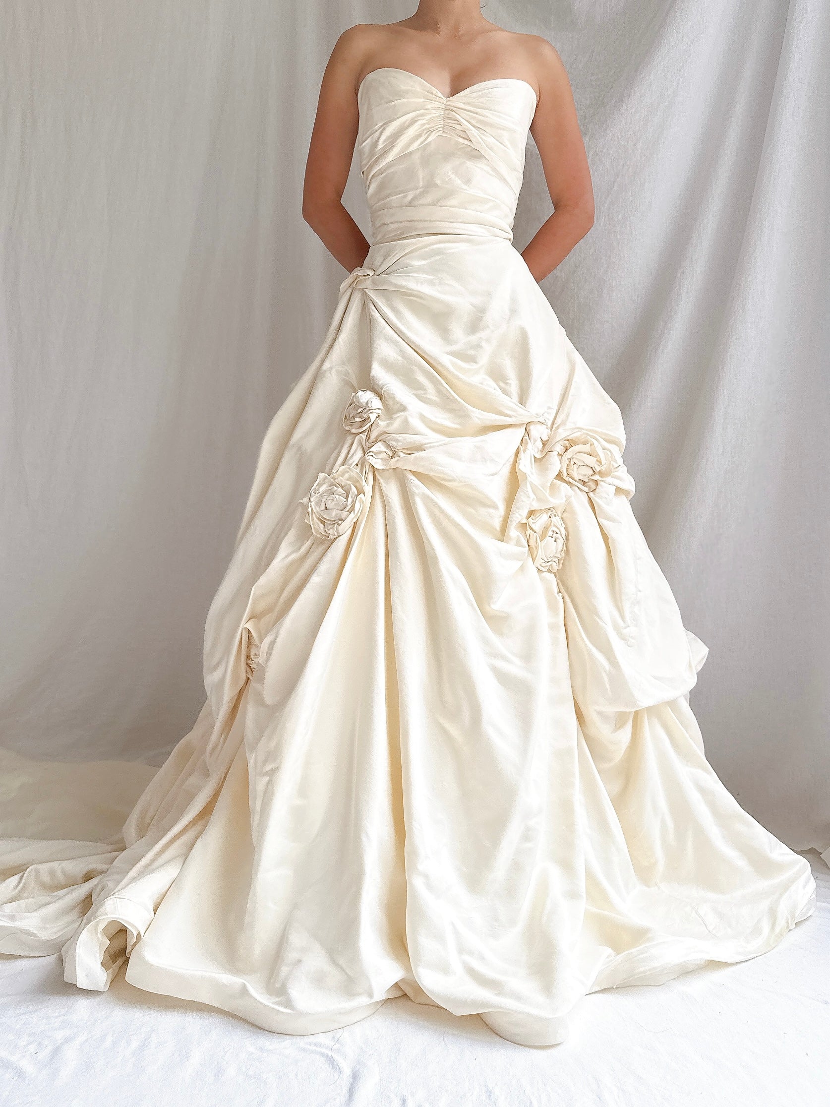 Vintage Monique Llhuilier Silk Rosette Gown - M/6/8