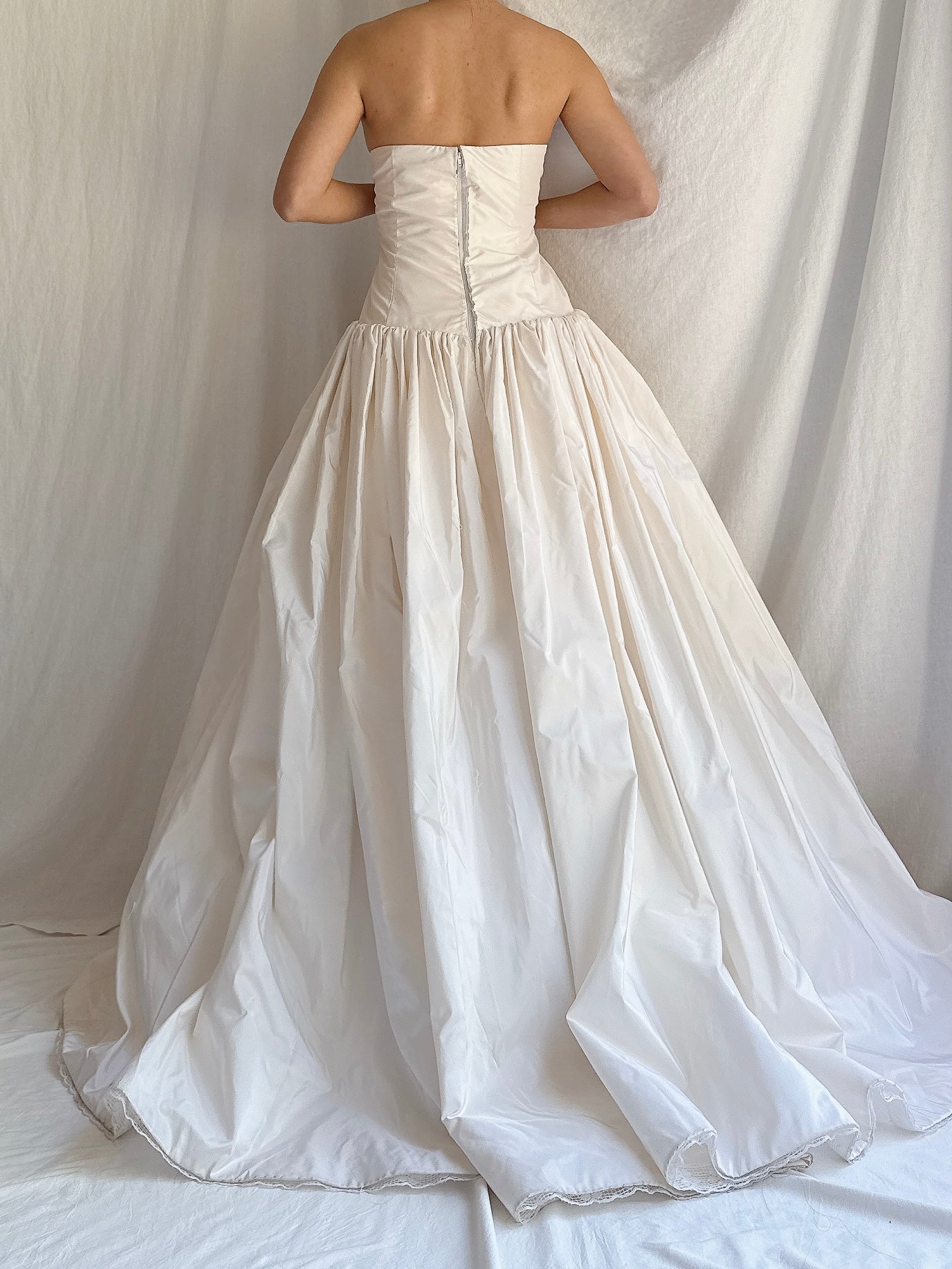 1990s Silk Dropped Waist Gown - M